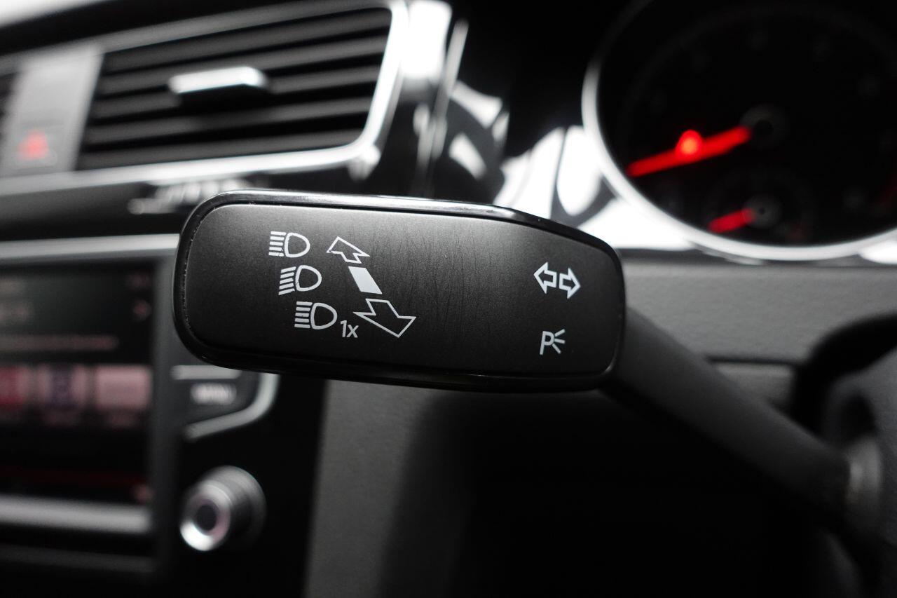 Volkswagen Golf - Image 46