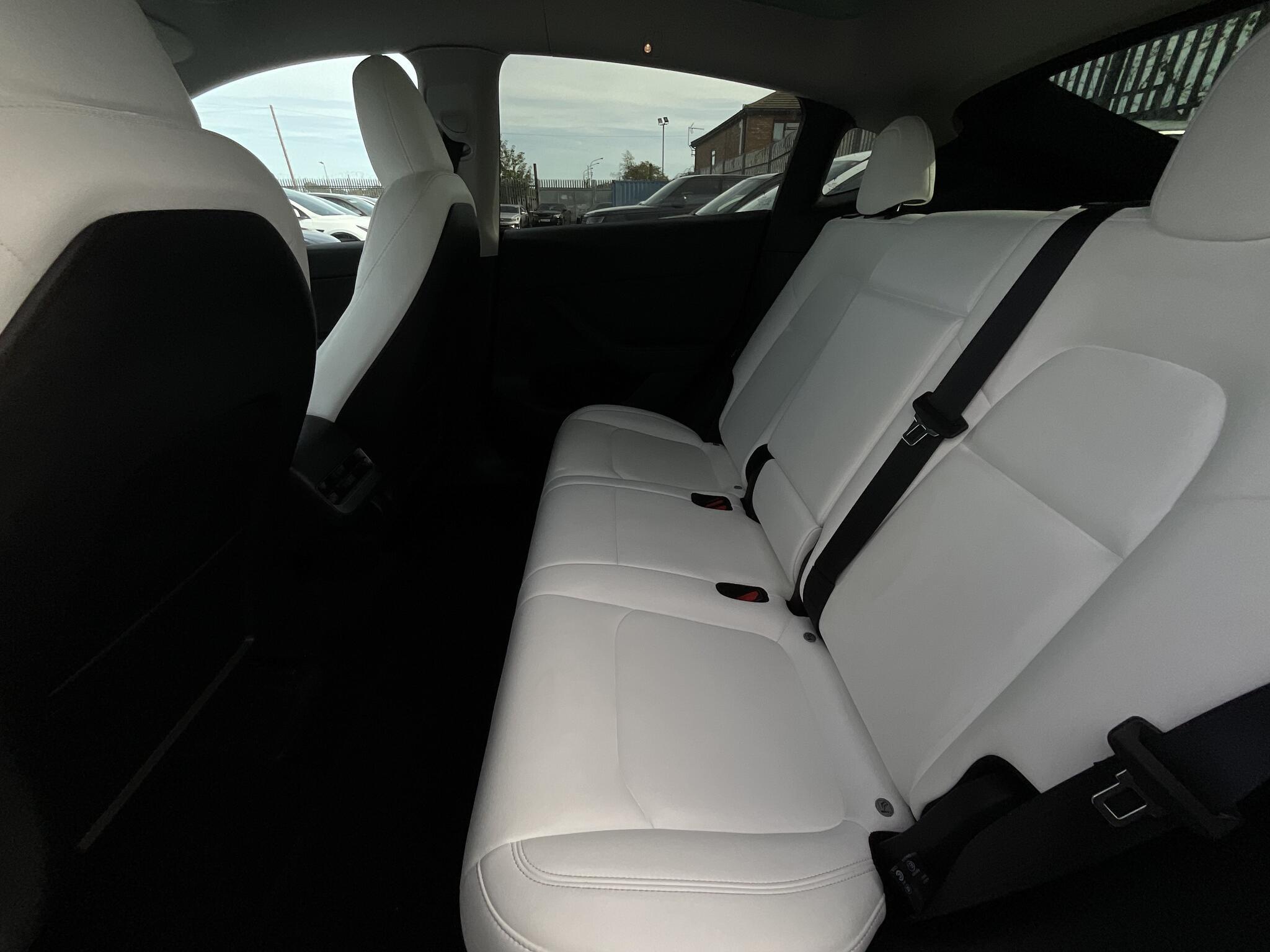 Tesla Model Y - Image 17