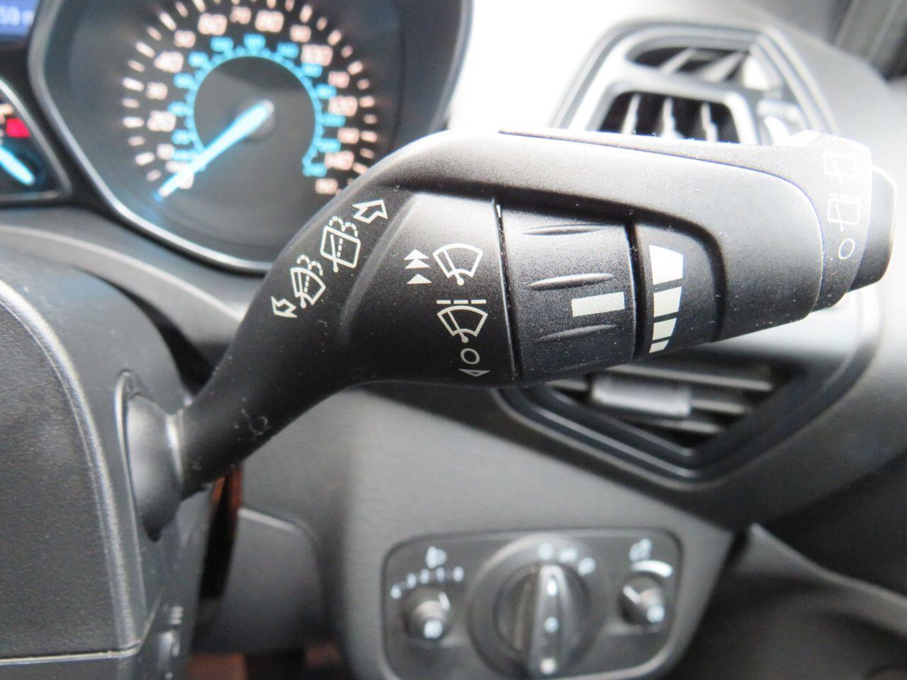 Ford Kuga - Image 17