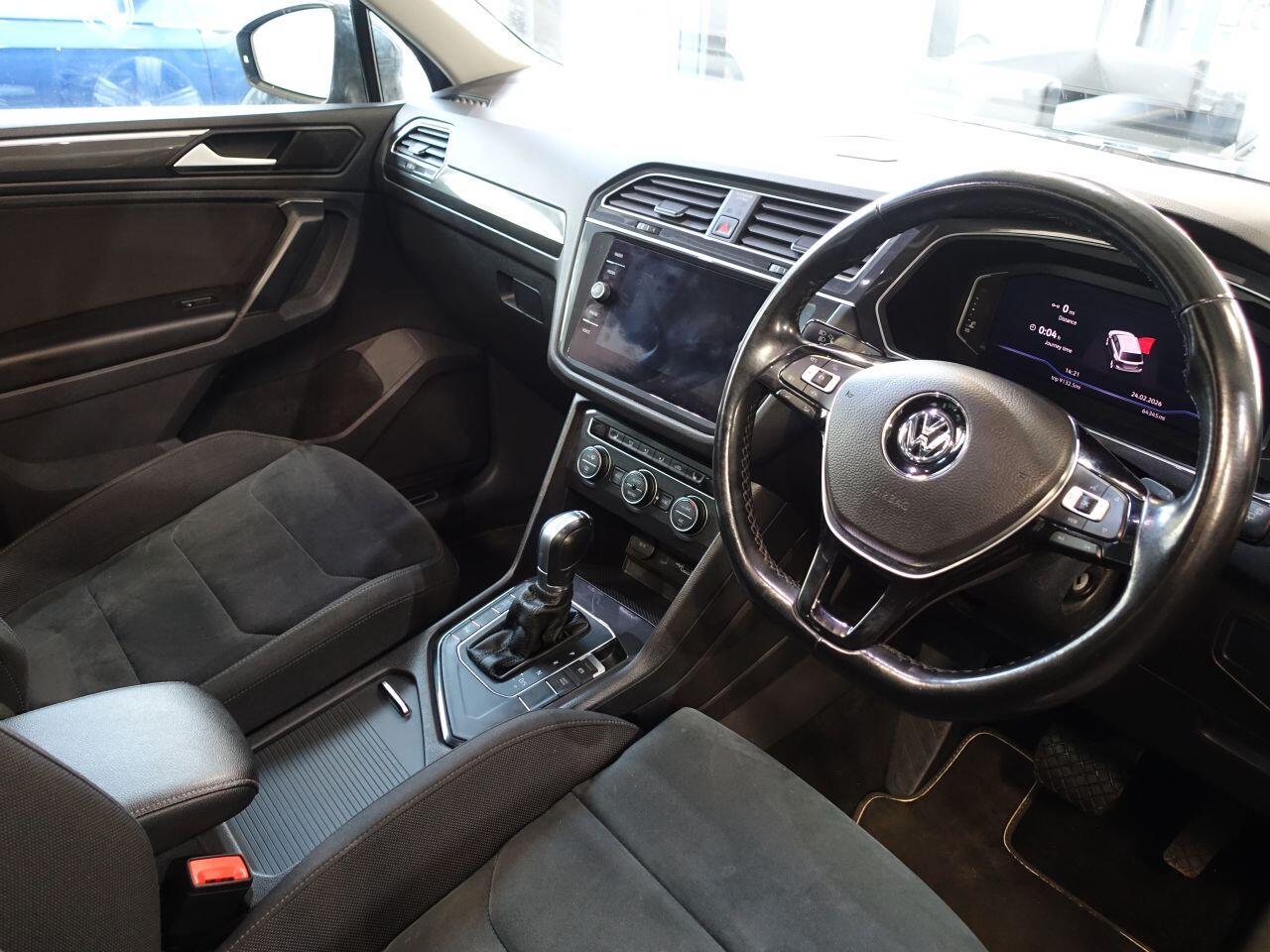 Volkswagen Tiguan - Image 4