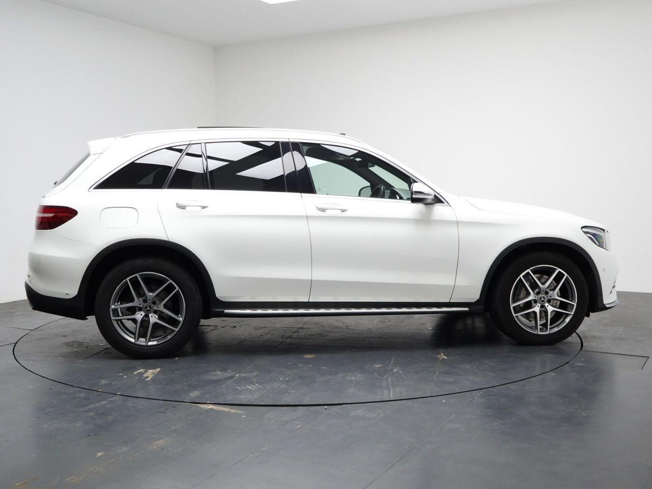 Mercedes GLC - Image 14