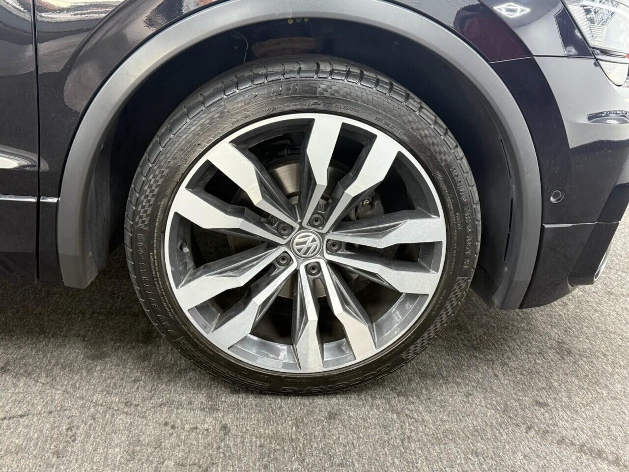 Volkswagen Tiguan - Image 9