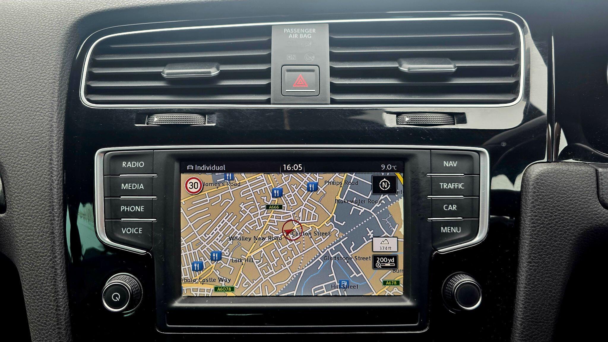 Volkswagen Golf - Image 32