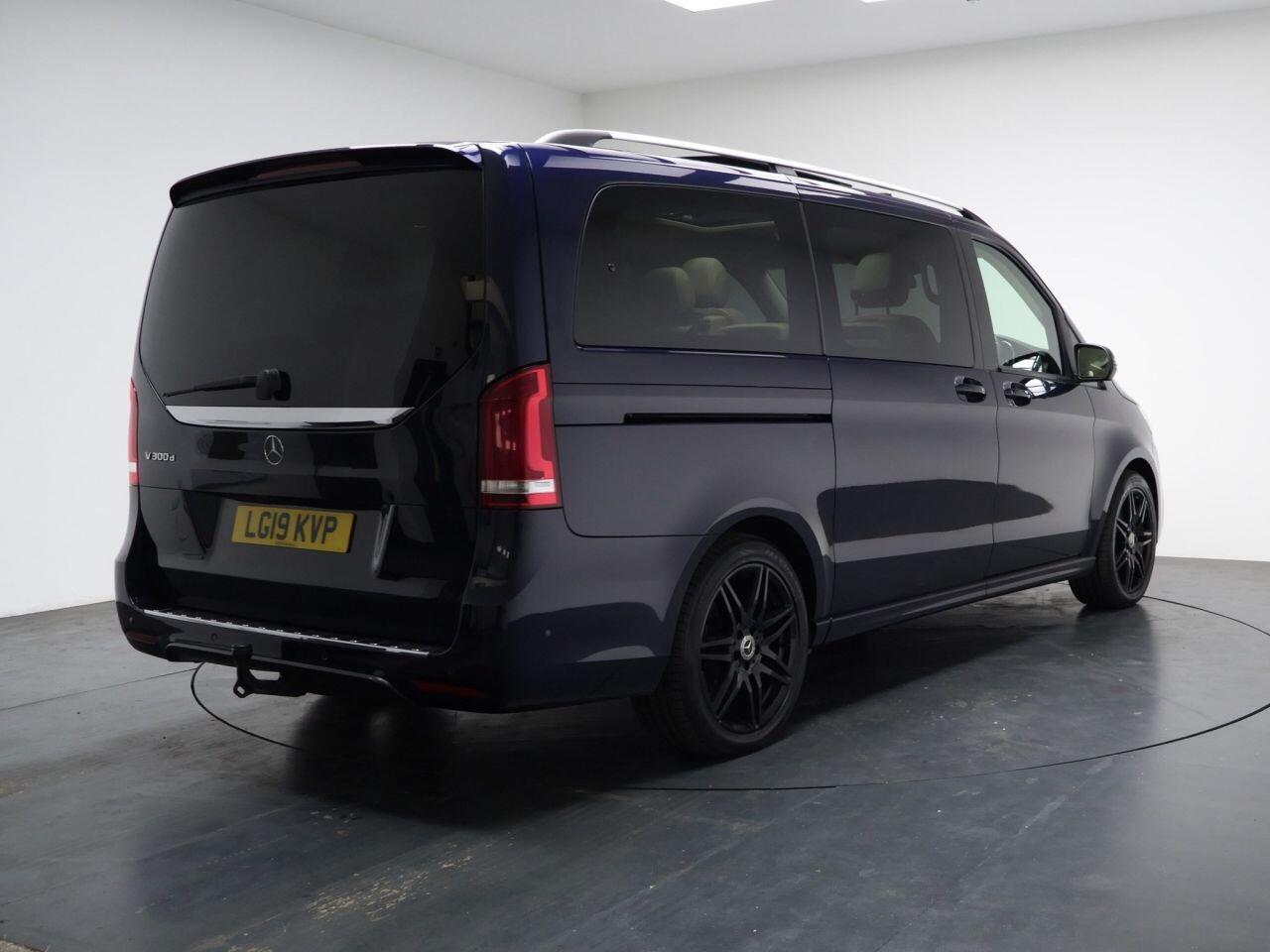 Mercedes V Class - Image 12