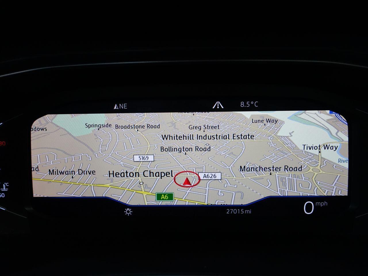 Volkswagen T-Roc - Image 3