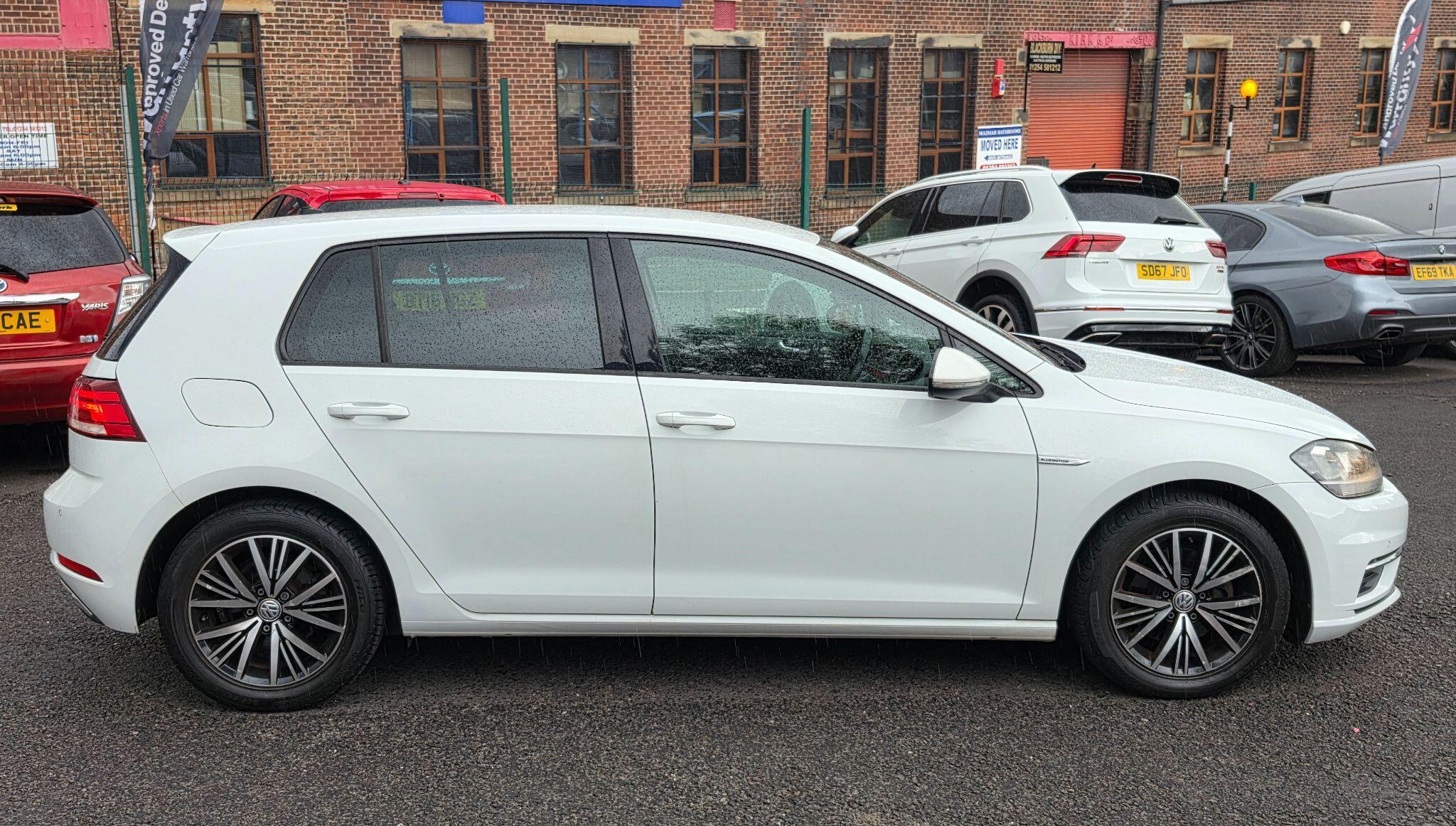 Volkswagen Golf - Image 8