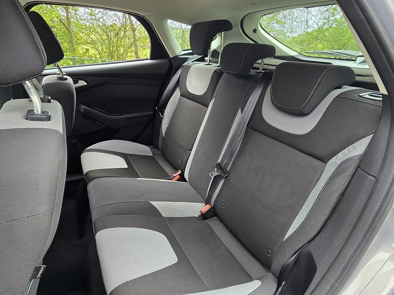 Ford Focus - Image 8