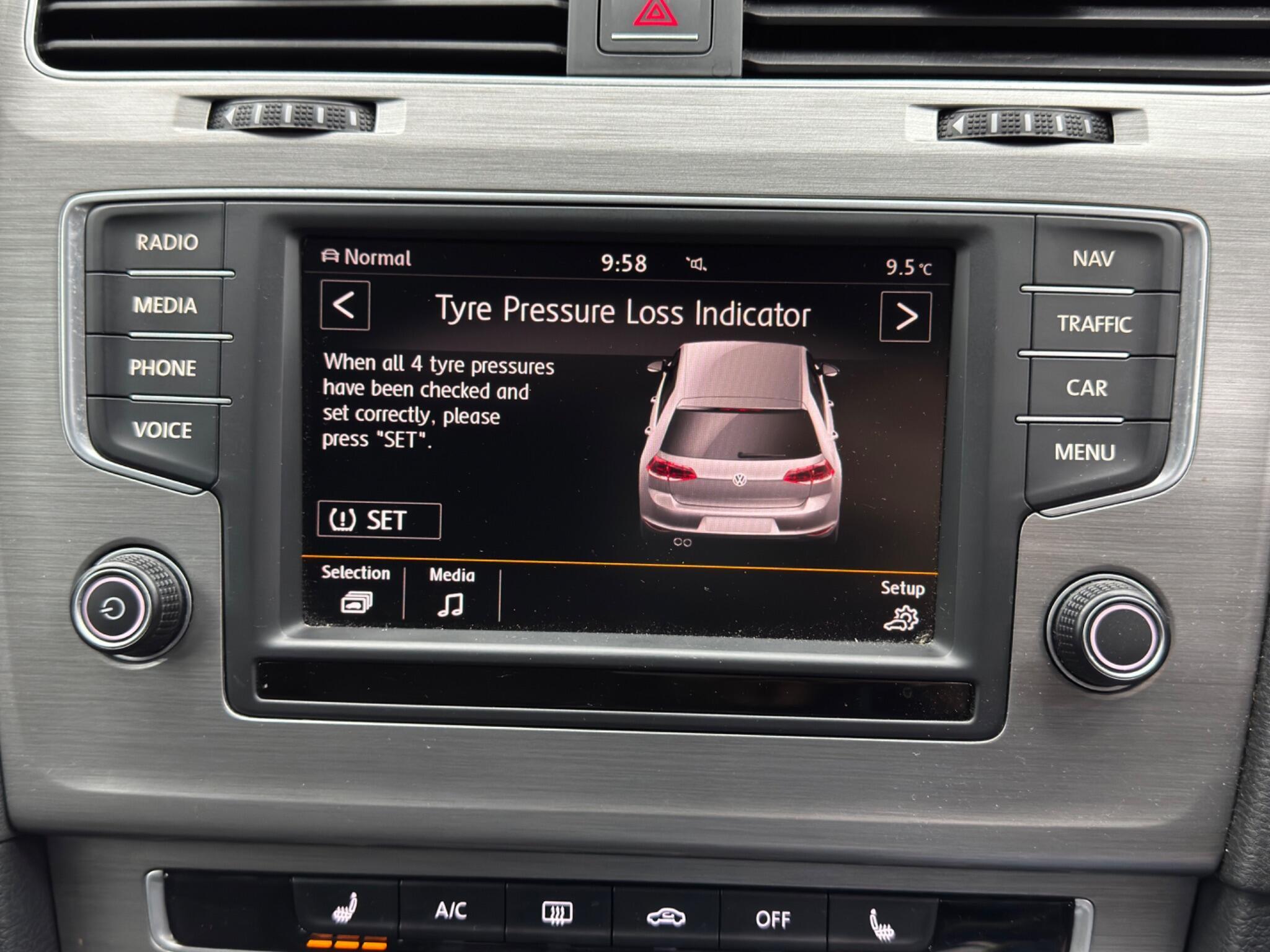 Volkswagen Golf - Image 34