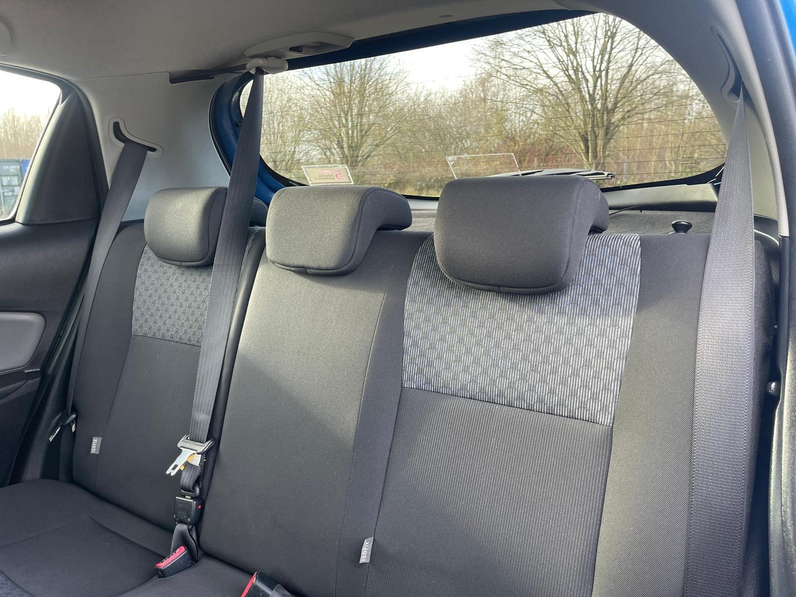 Toyota Yaris - Image 26