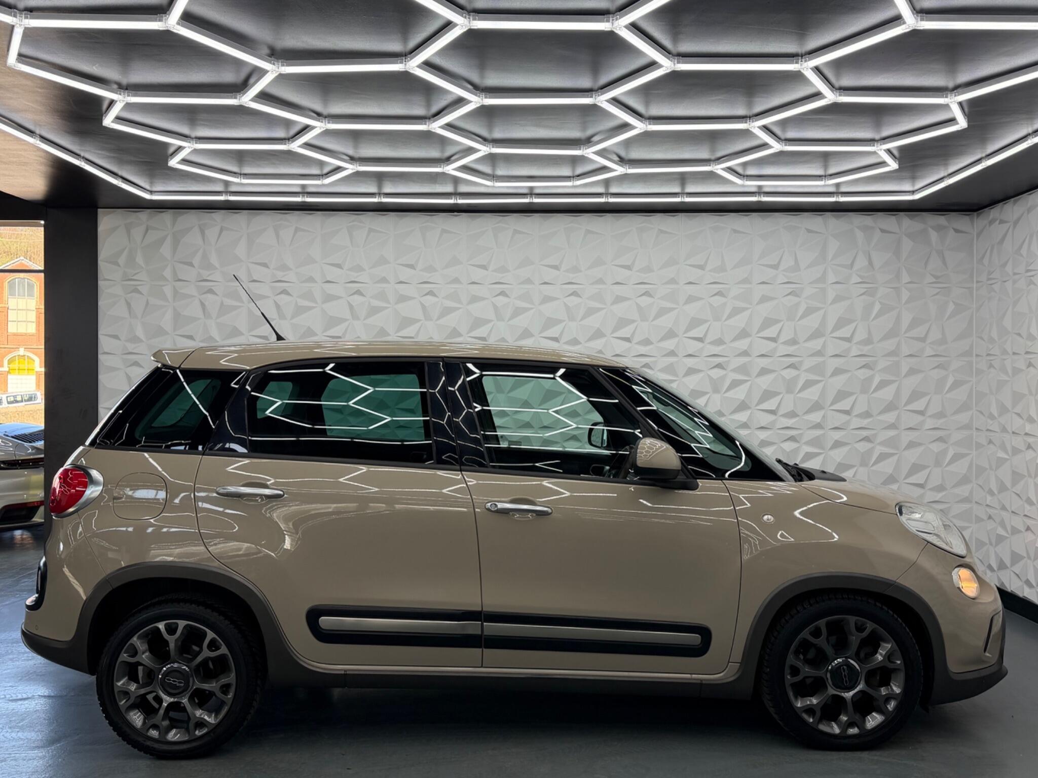 Fiat 500L - Image 13