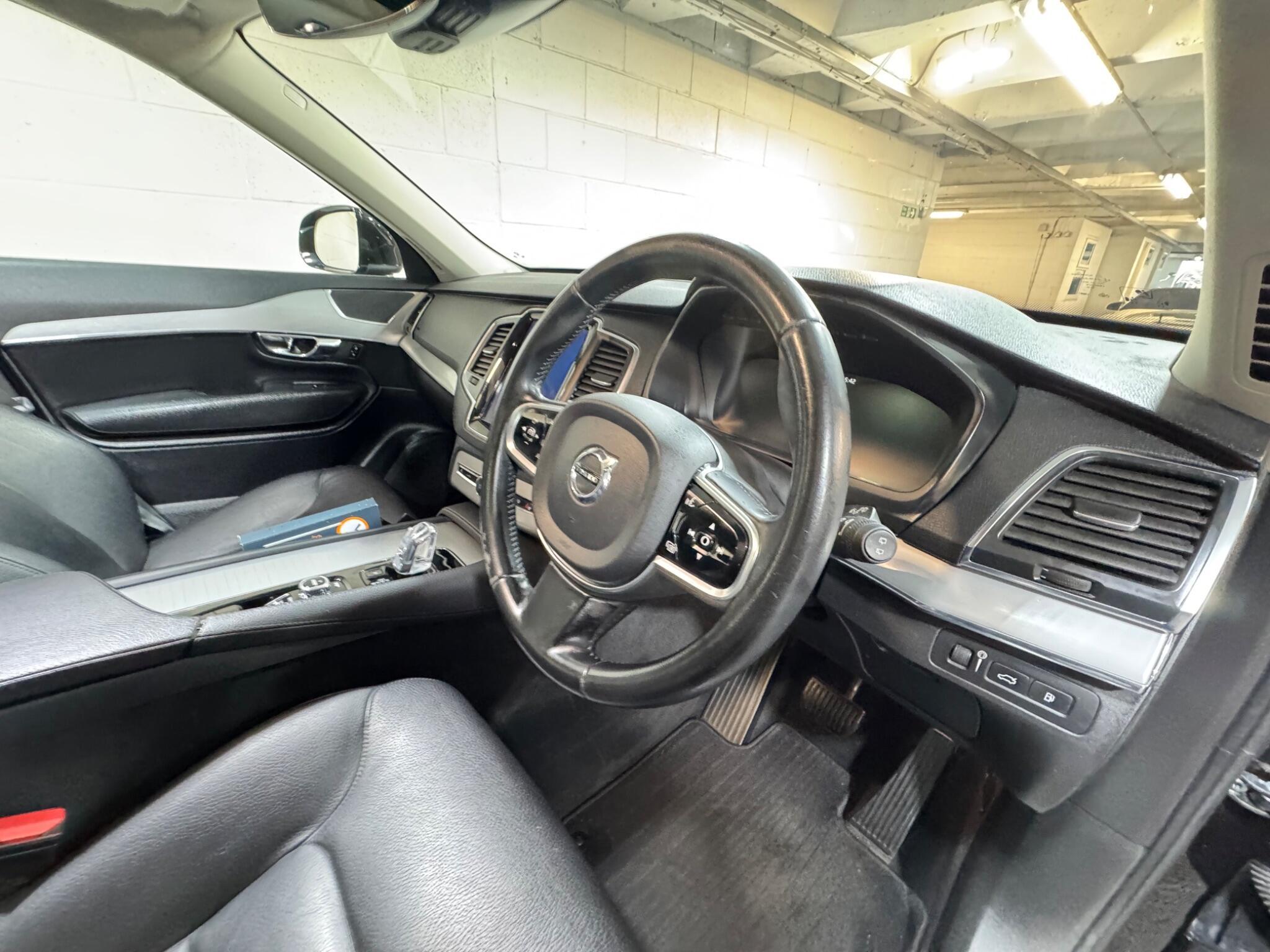 Volvo XC90 - Image 9