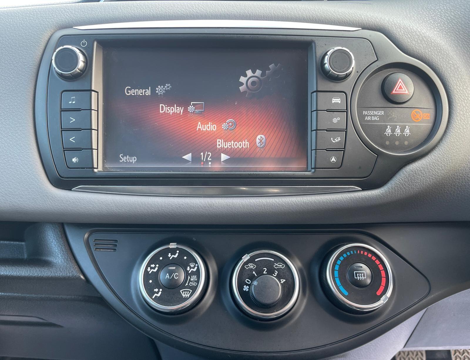 Toyota Yaris - Image 36