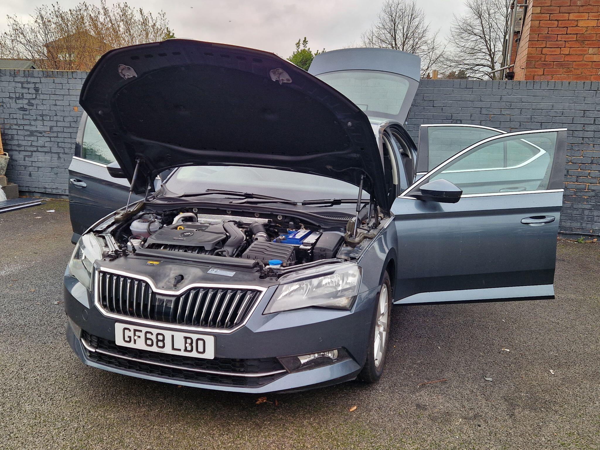 Skoda Superb - Image 14
