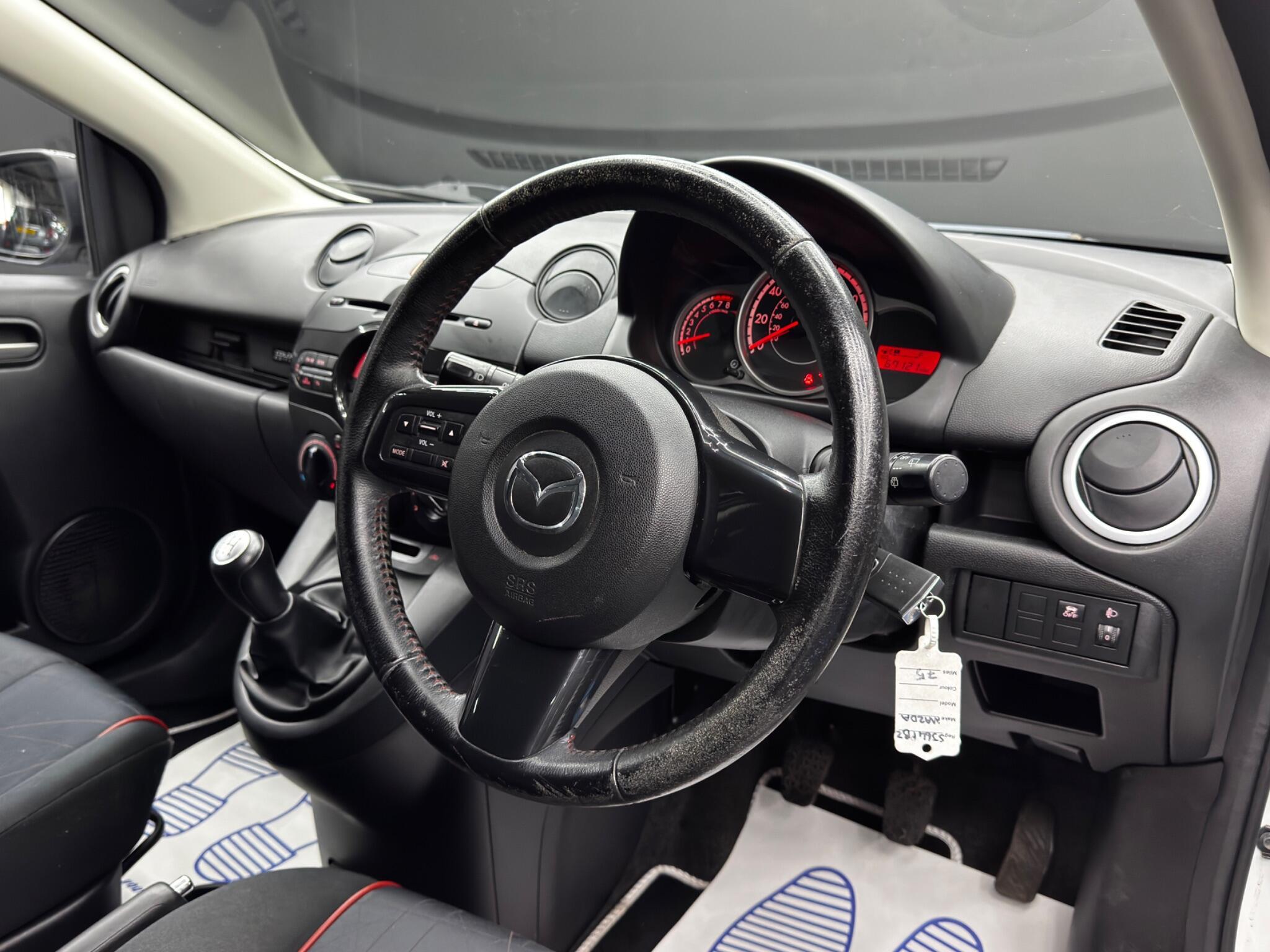 Mazda MAZDA2 - Image 9