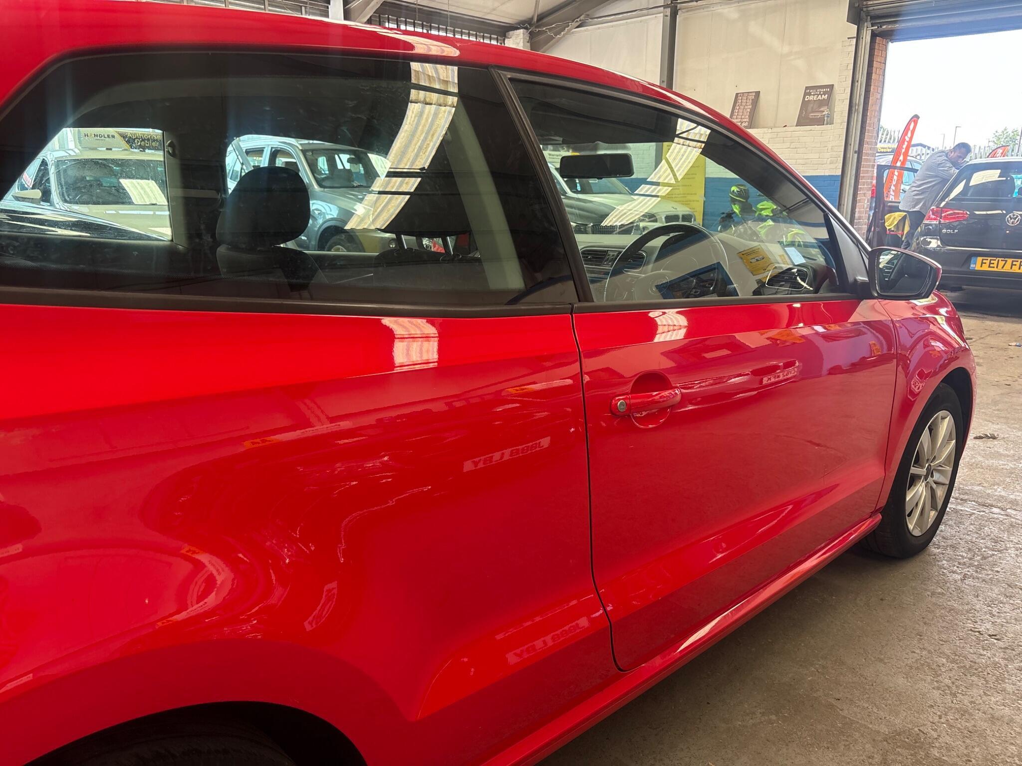 Volkswagen Polo - Image 12