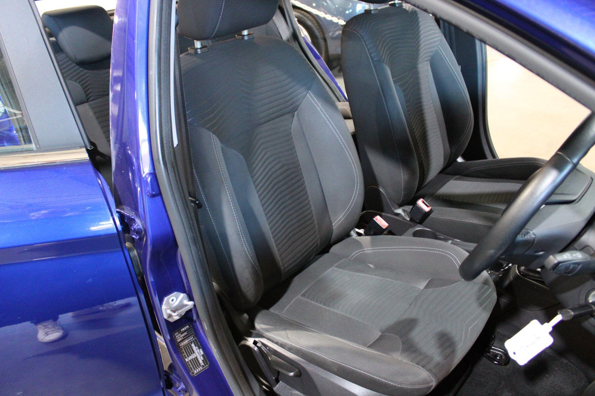 Ford Fiesta - Image 4