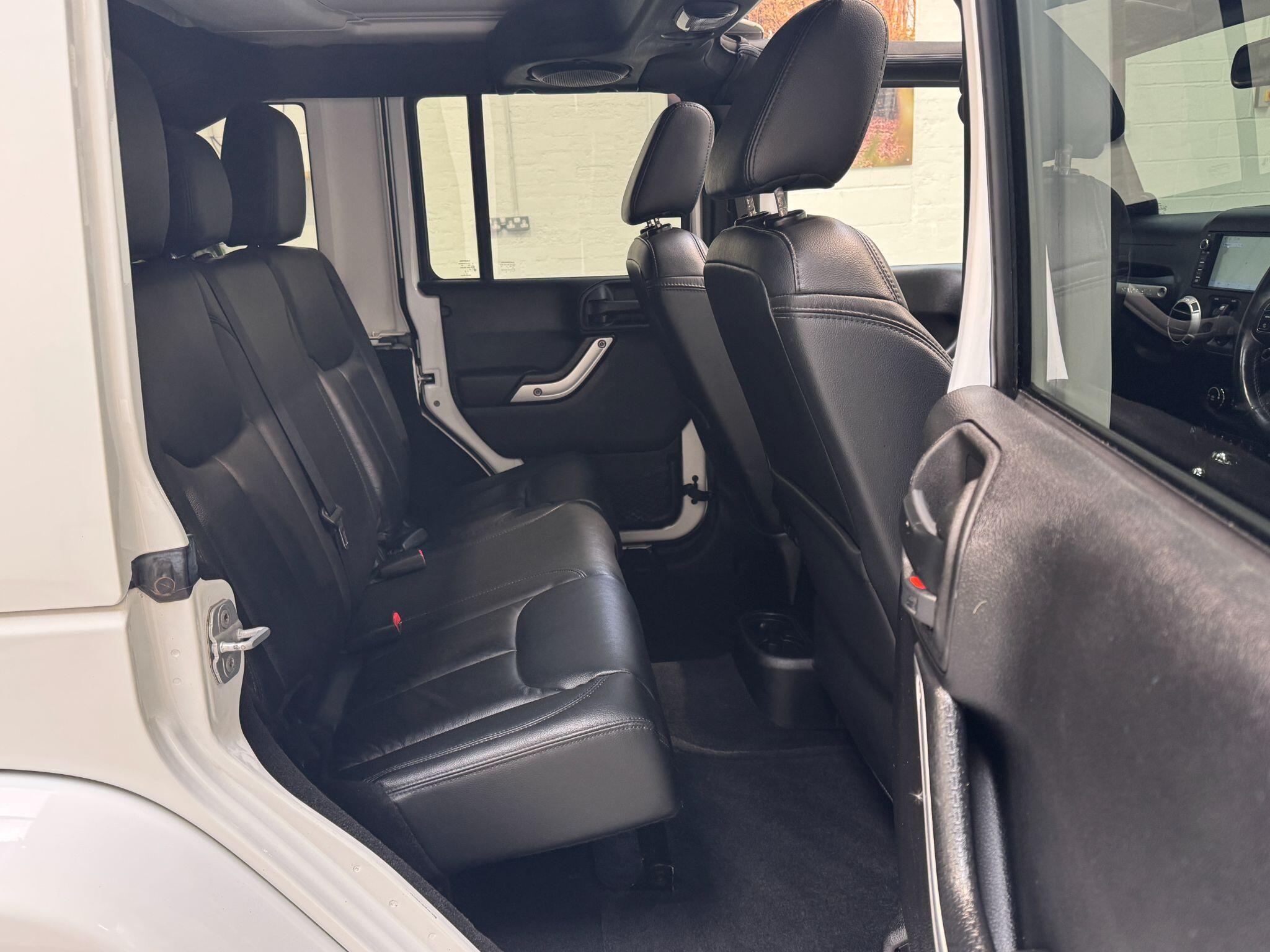 Jeep Wrangler - Image 34