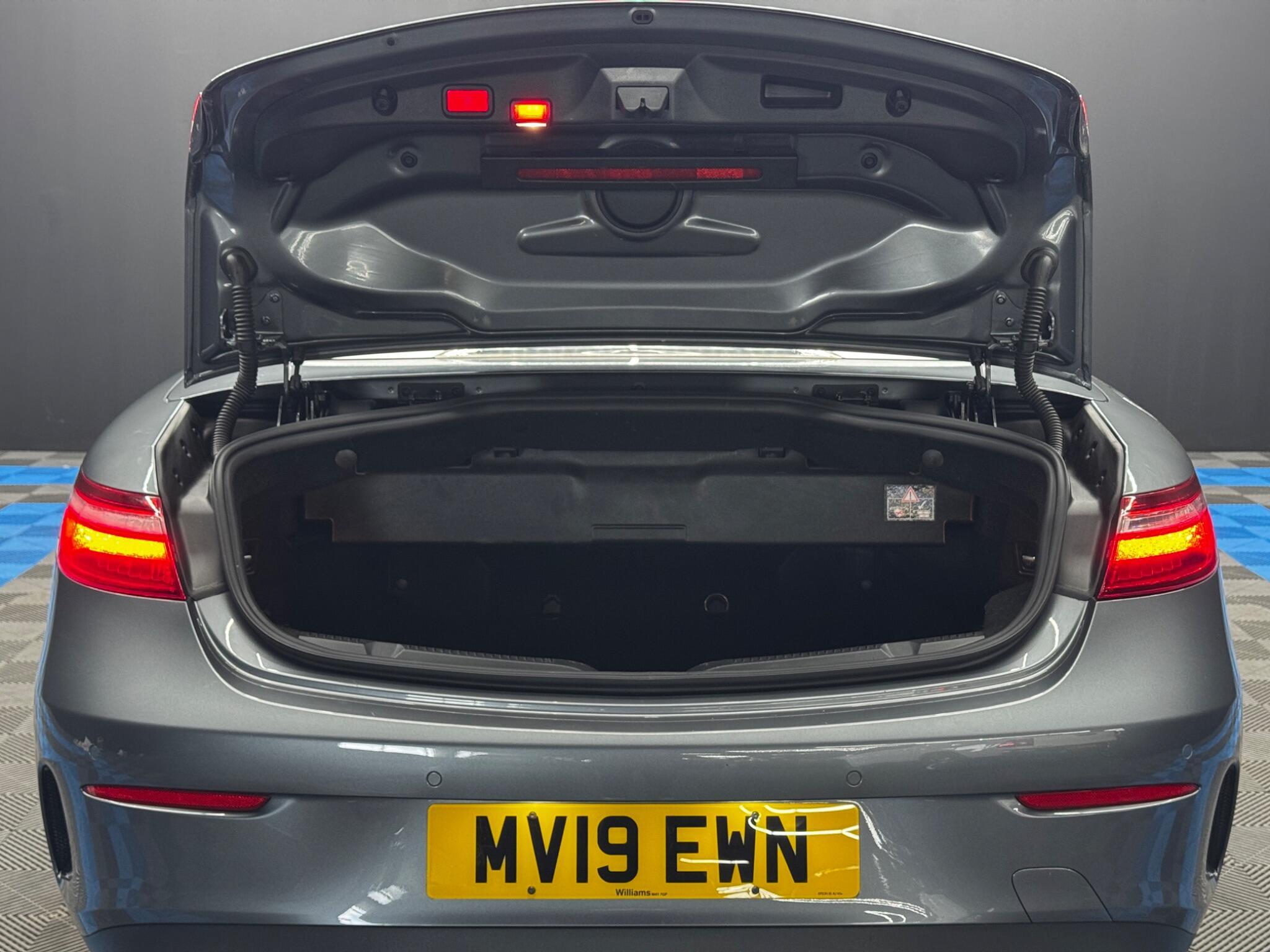 Mercedes E Class - Image 38