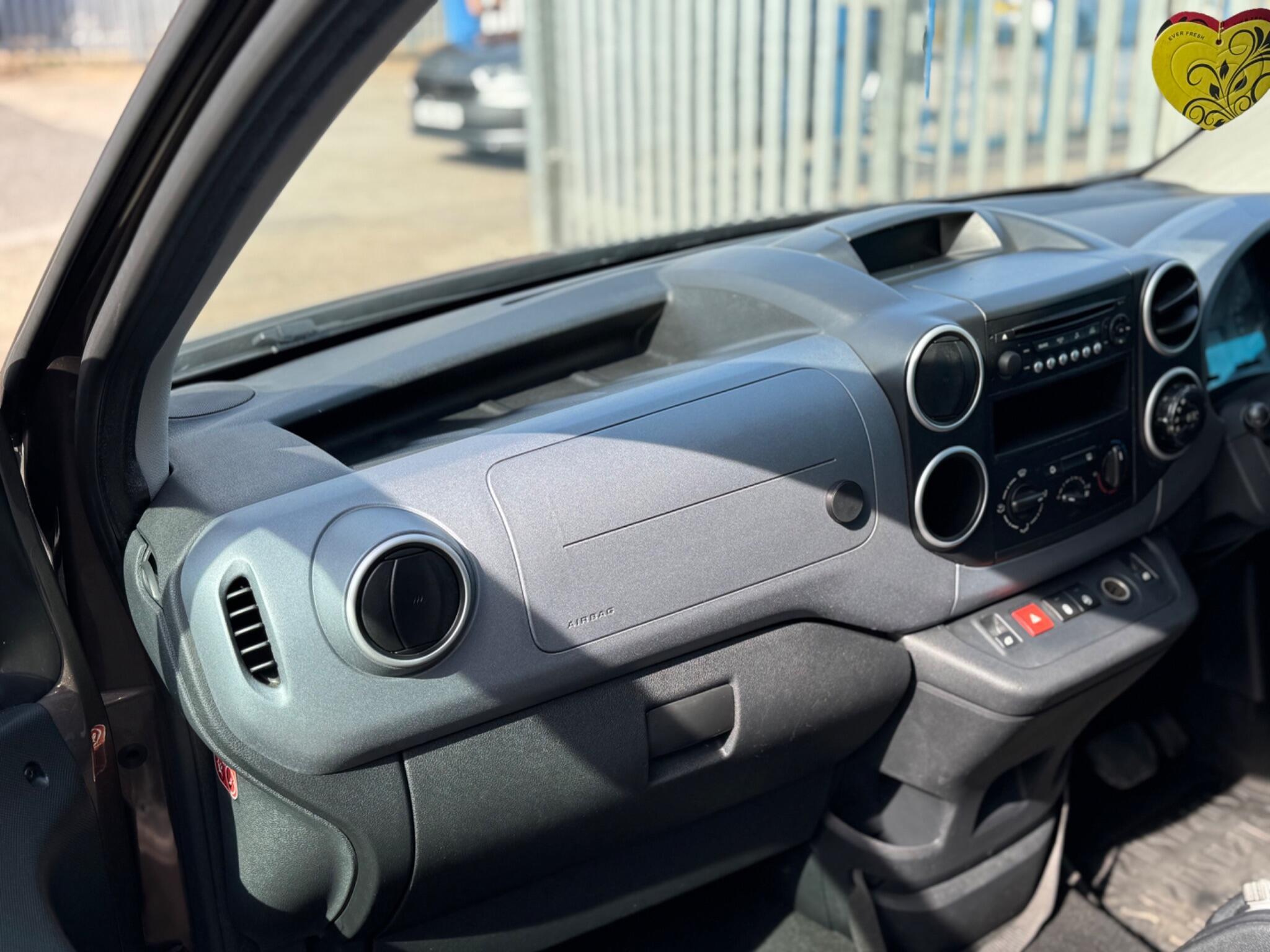 Peugeot Partner Tepee - Image 13