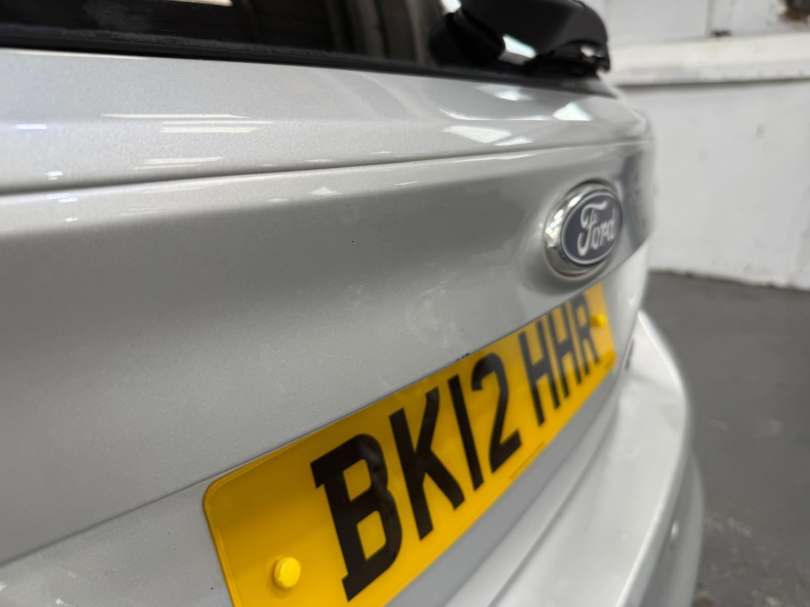 Ford Focus - Image 12