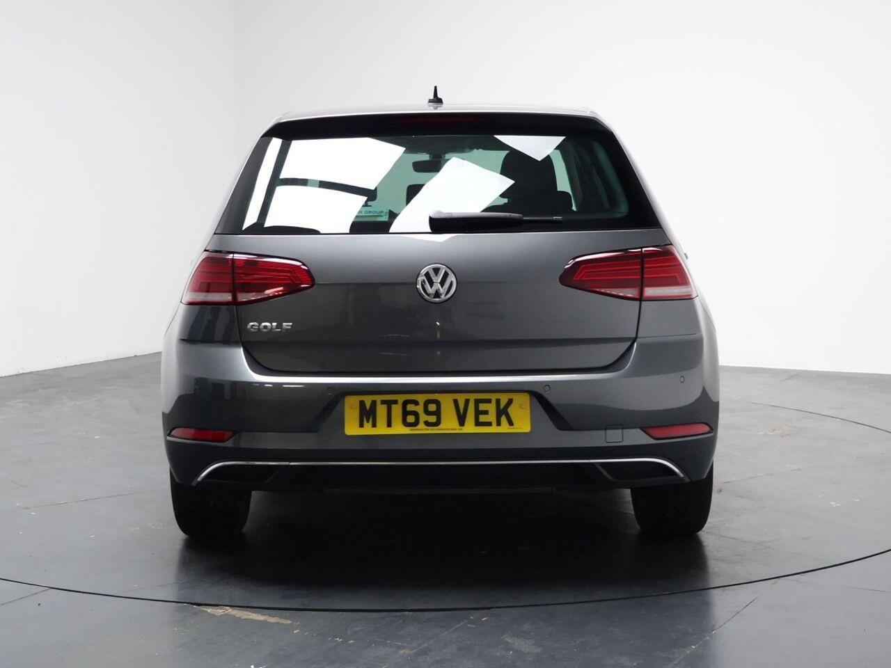 Volkswagen Golf - Image 17