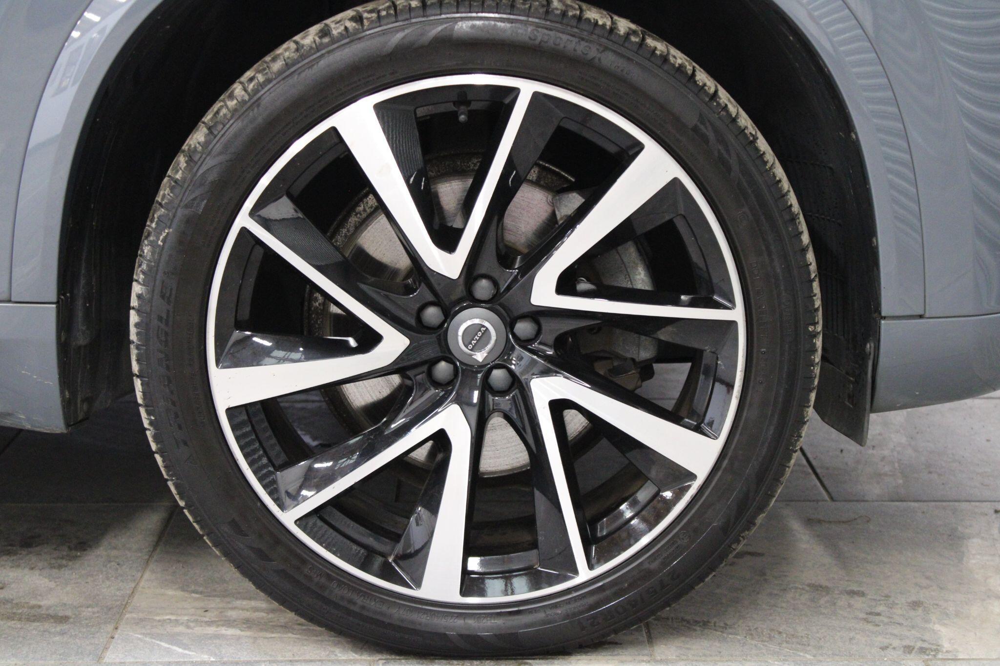 Volvo XC90 - Image 9
