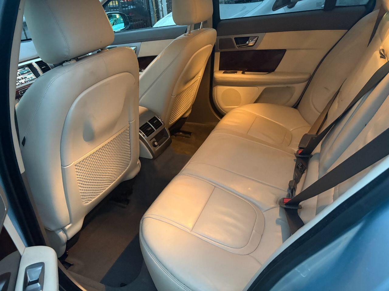 Jaguar XF - Image 21