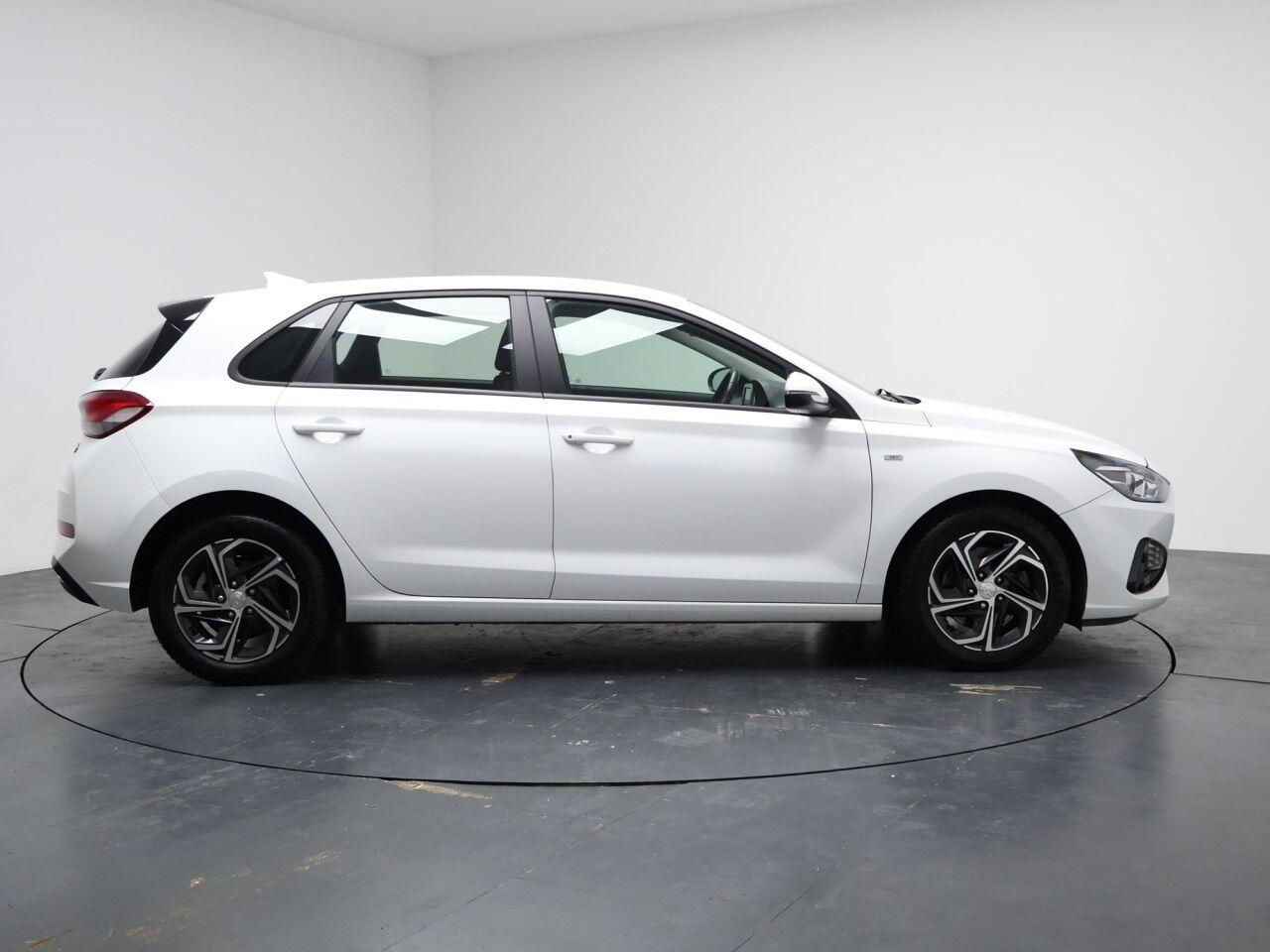 Hyundai i30 - Image 14