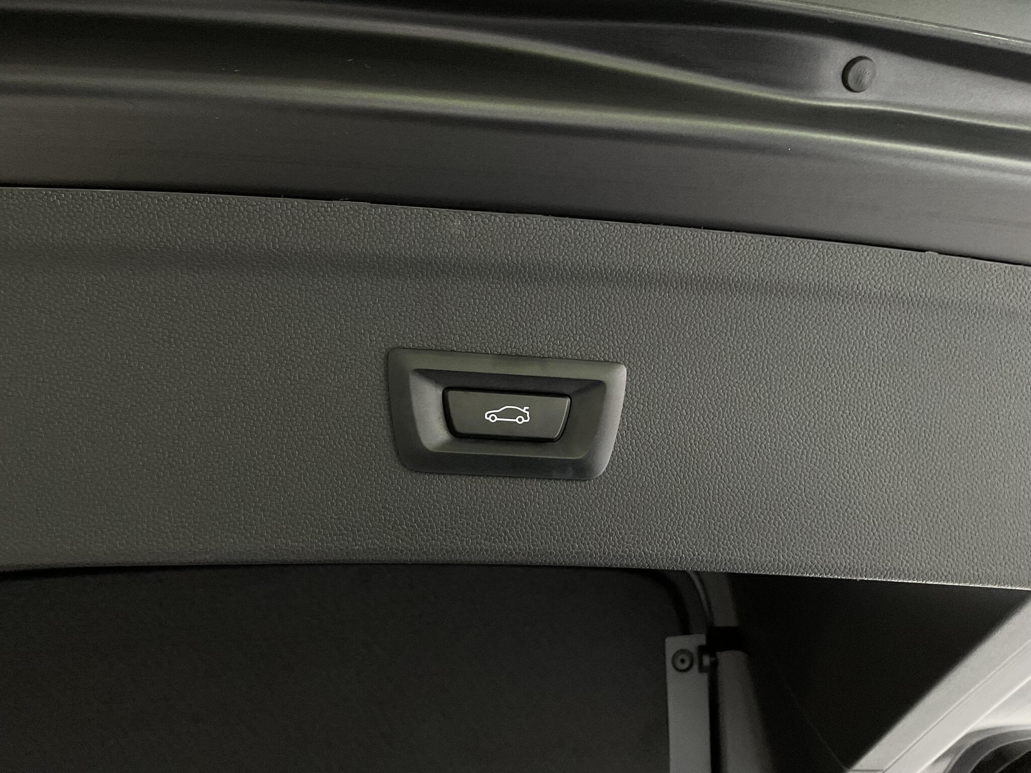 BMW IX - Image 22