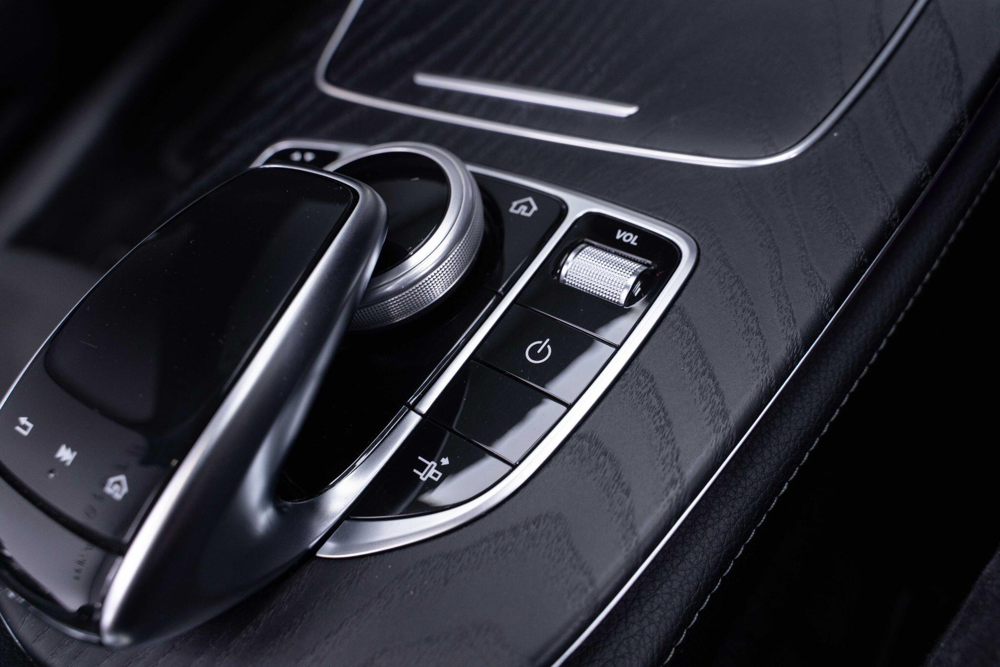 Mercedes E Class - Image 30