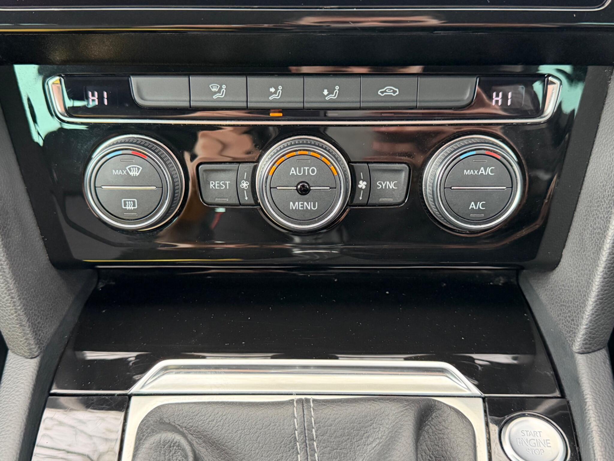 Volkswagen Passat - Image 45