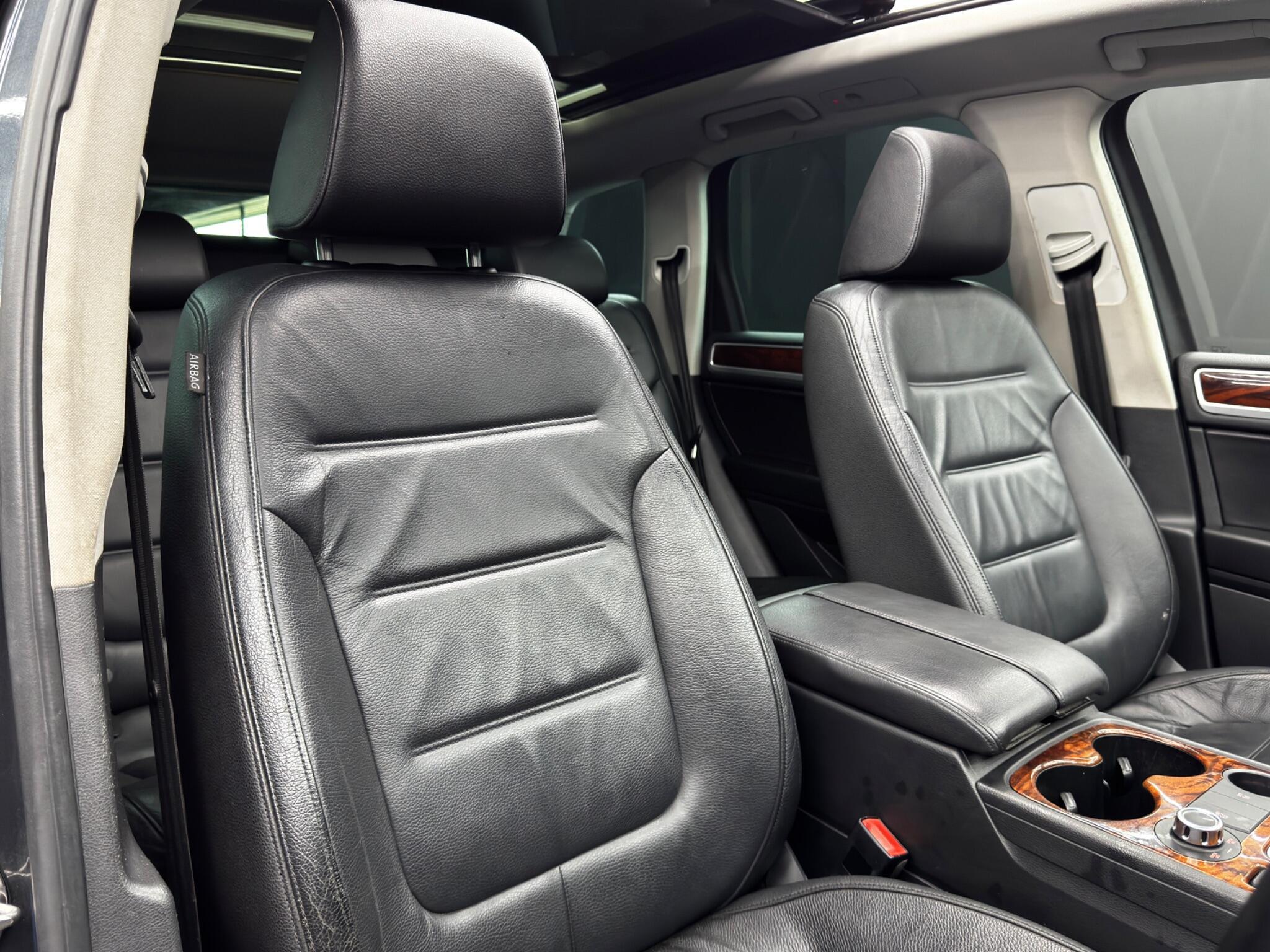 Volkswagen Touareg - Image 12