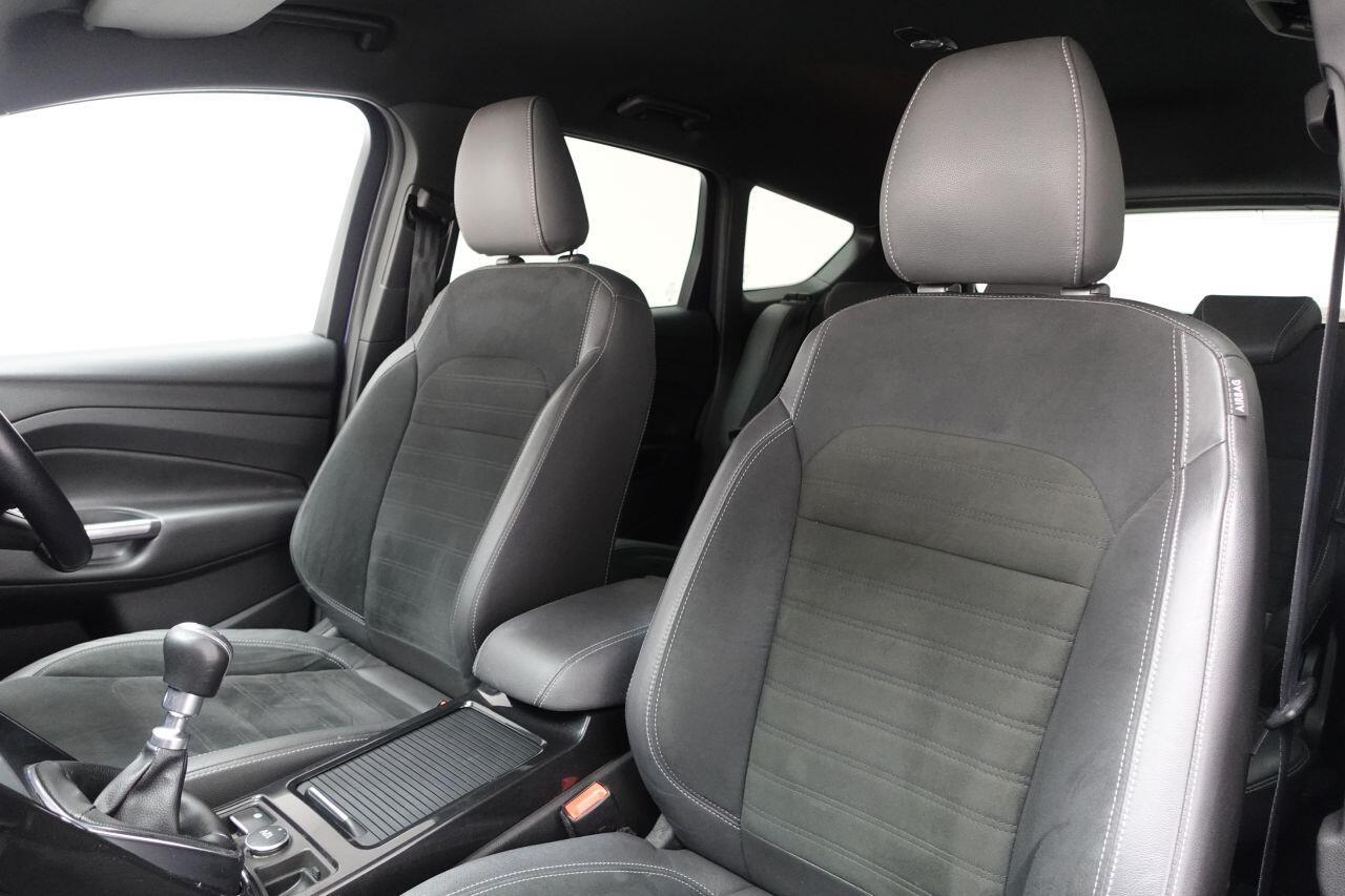 Ford Kuga - Image 17