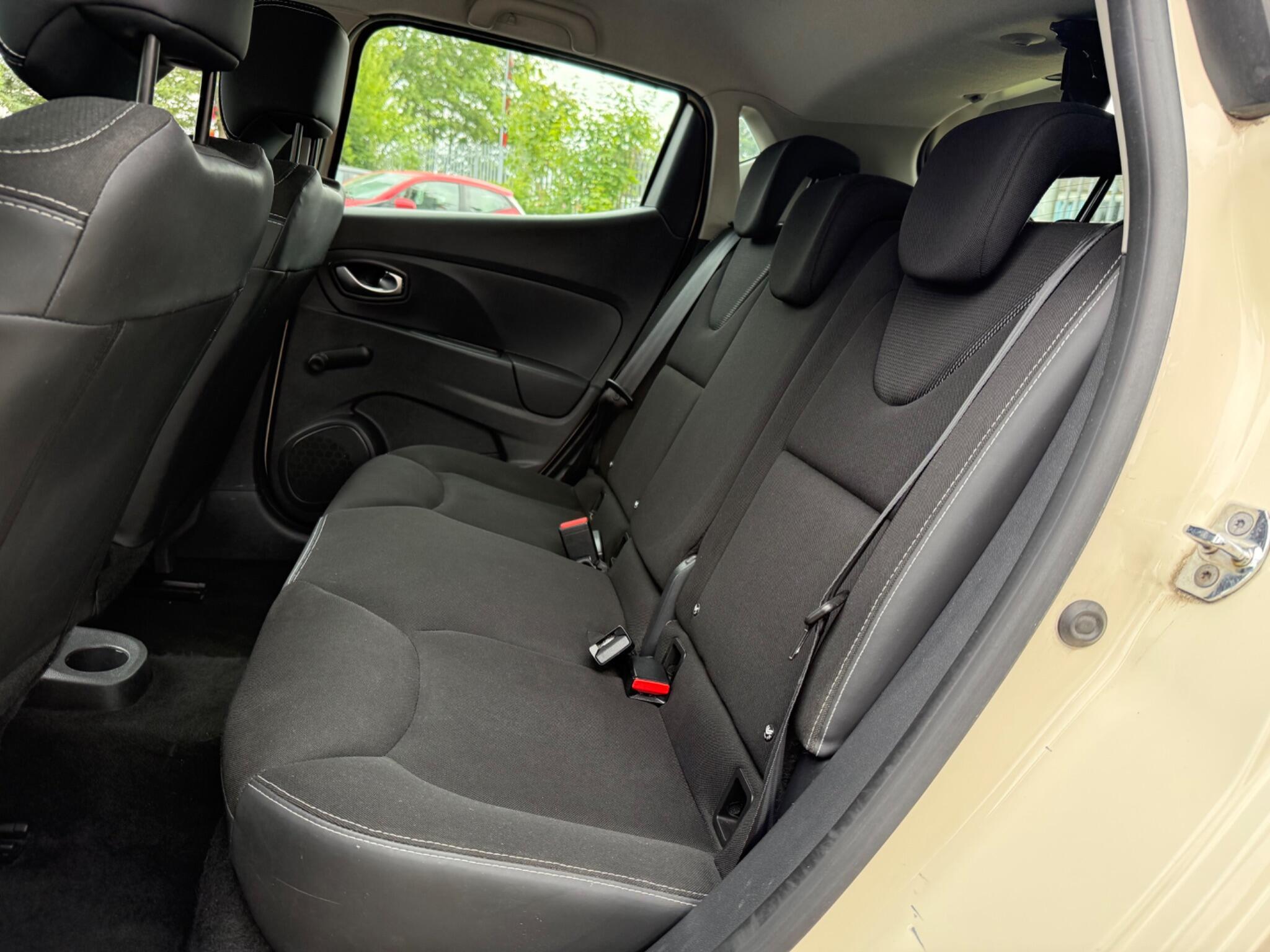 Renault Clio - Image 15