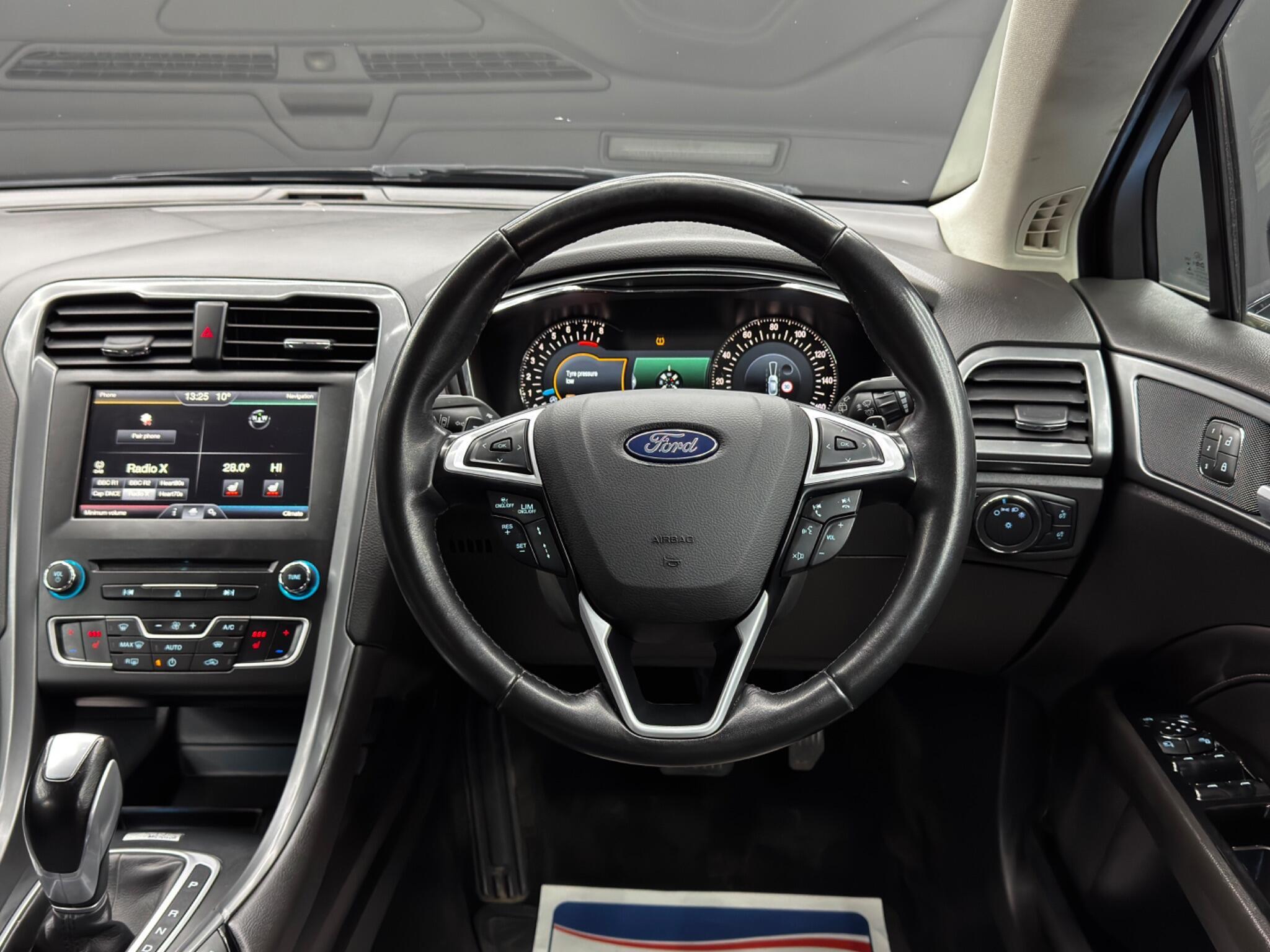 Ford Mondeo - Image 18