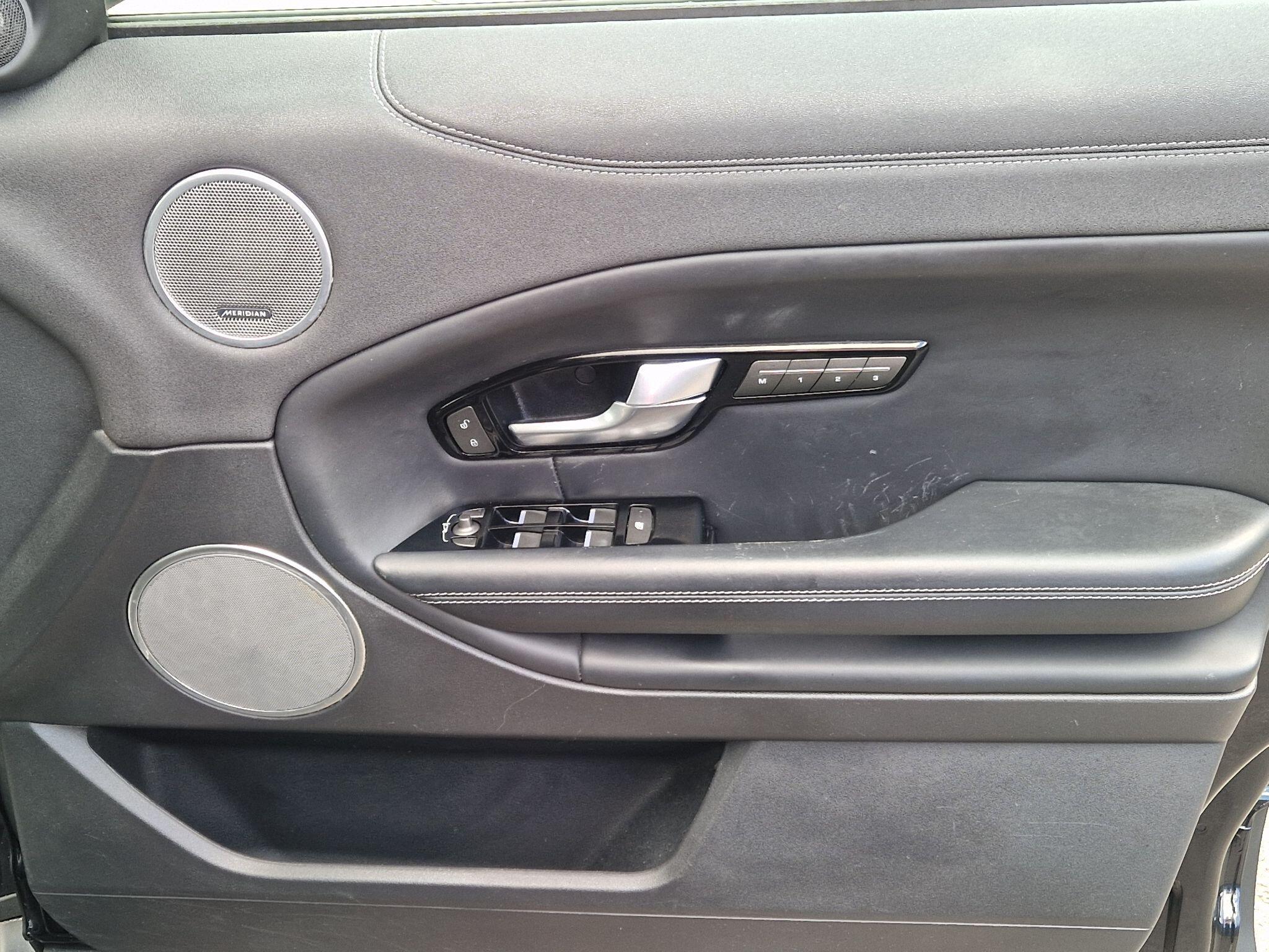 Land Rover Range Rover Evoque - Image 31