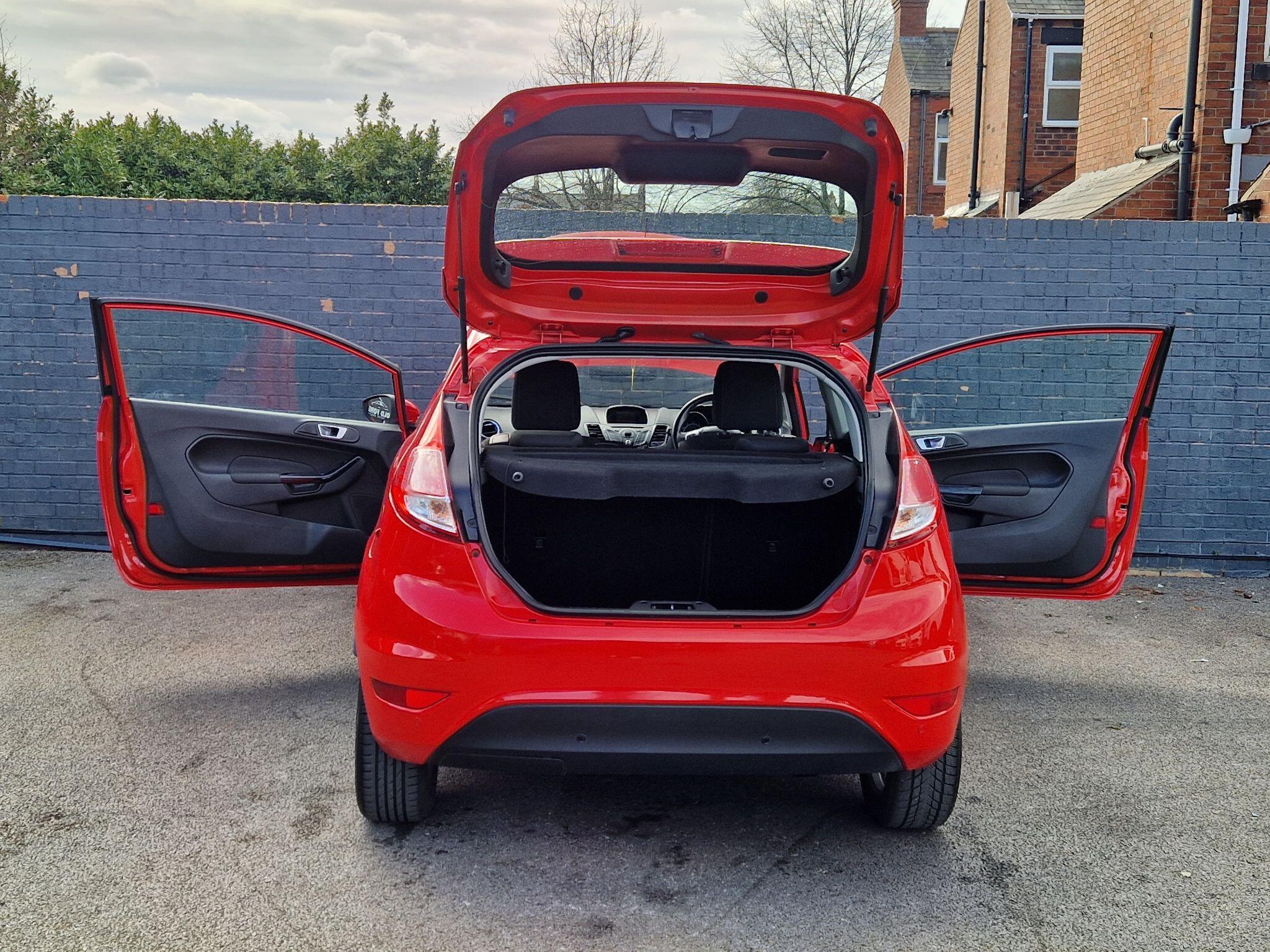 Ford Fiesta - Image 20