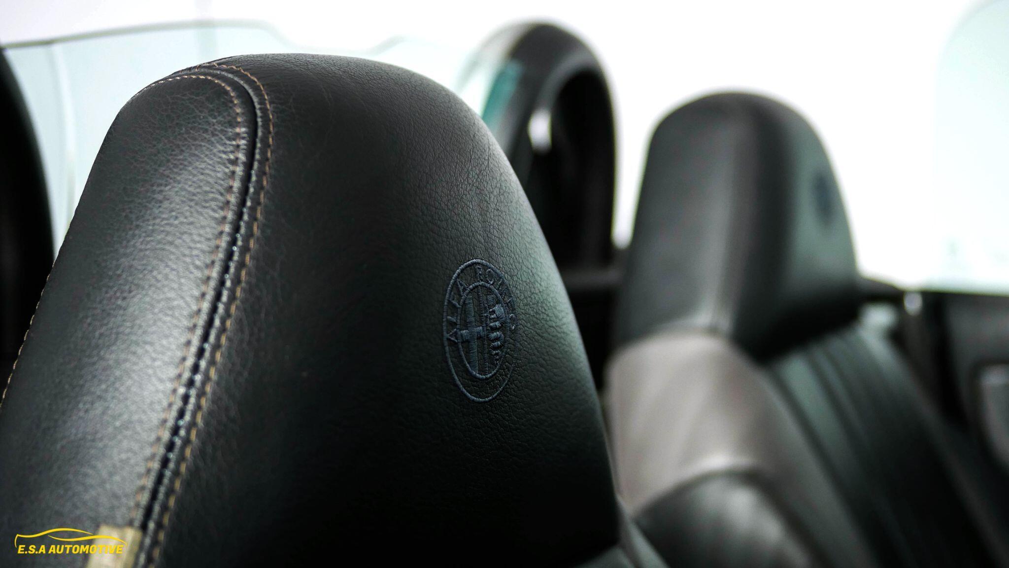 Alfa Romeo Spider - Image 29