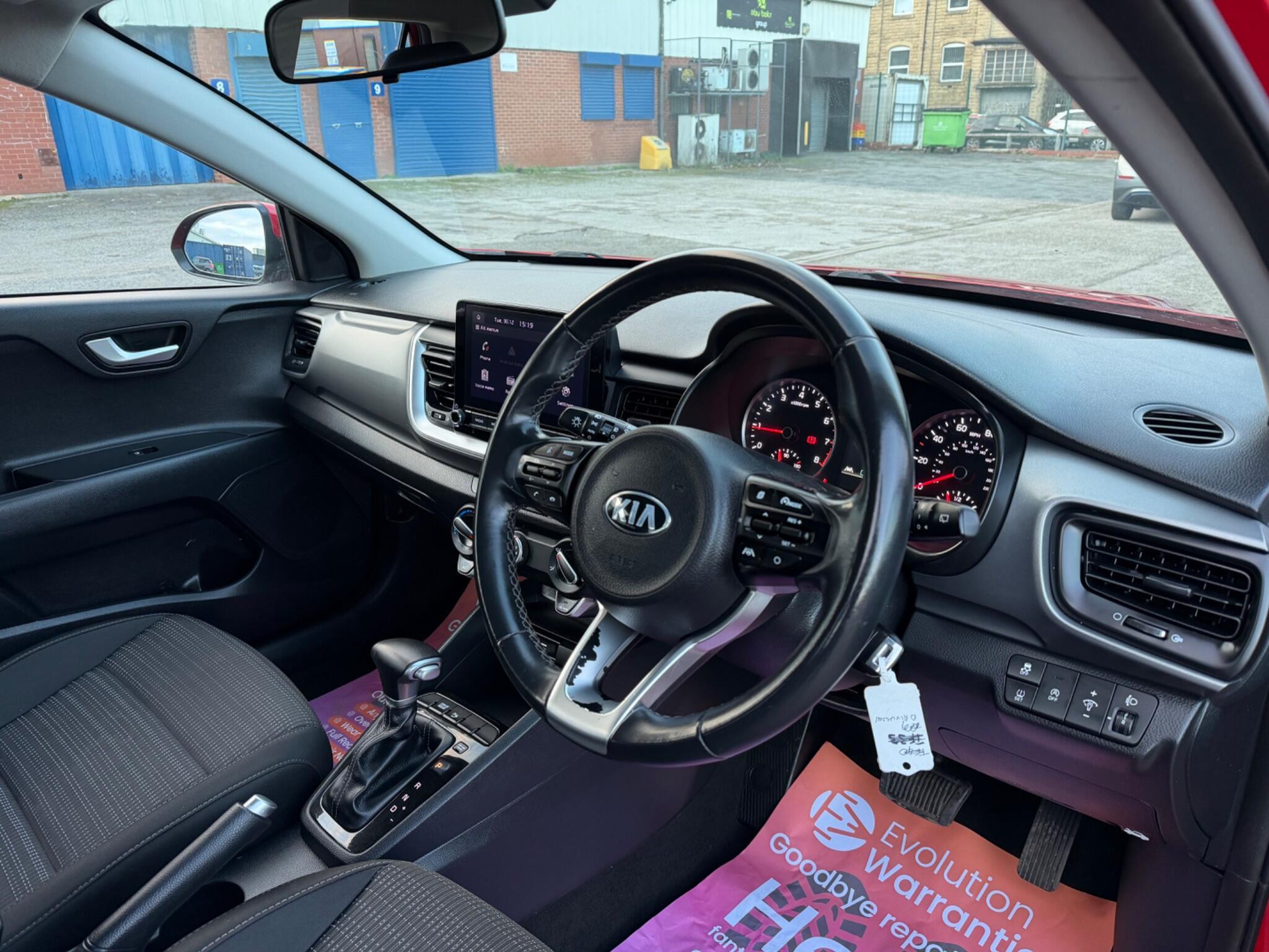 Kia Stonic - Image 45