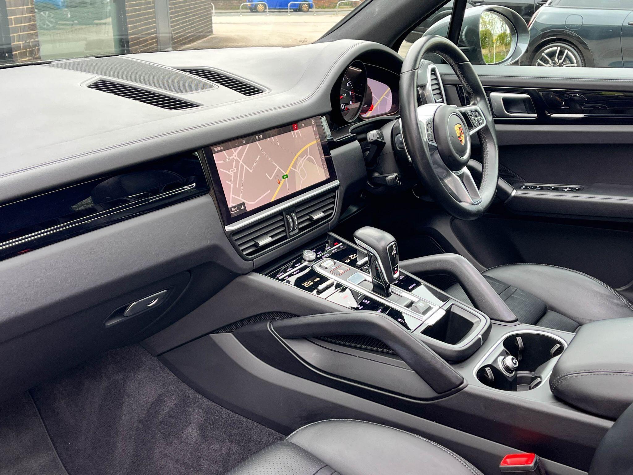 Porsche Cayenne - Image 5