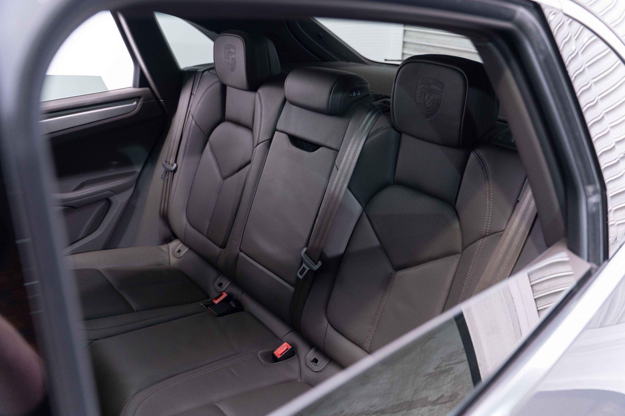 Porsche Macan - Image 16