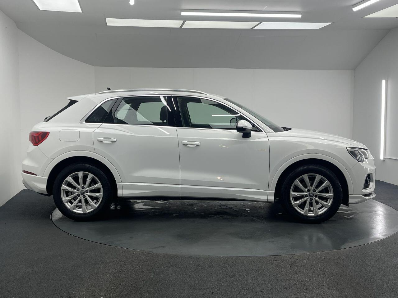 Audi Q3 - Image 10