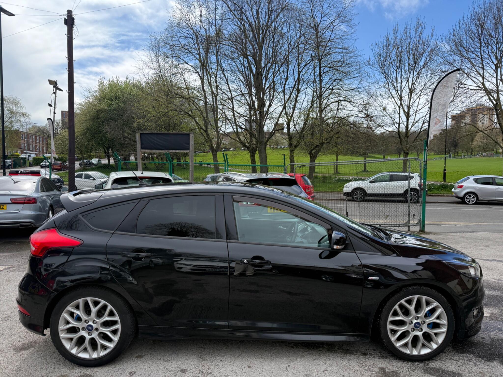 Ford Focus - Image 8