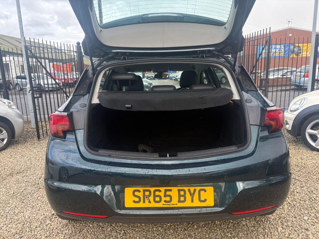 Vauxhall Astra - Image 9
