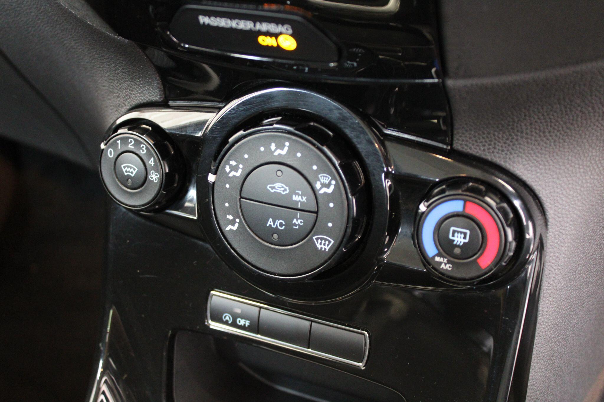 Ford Fiesta - Image 48