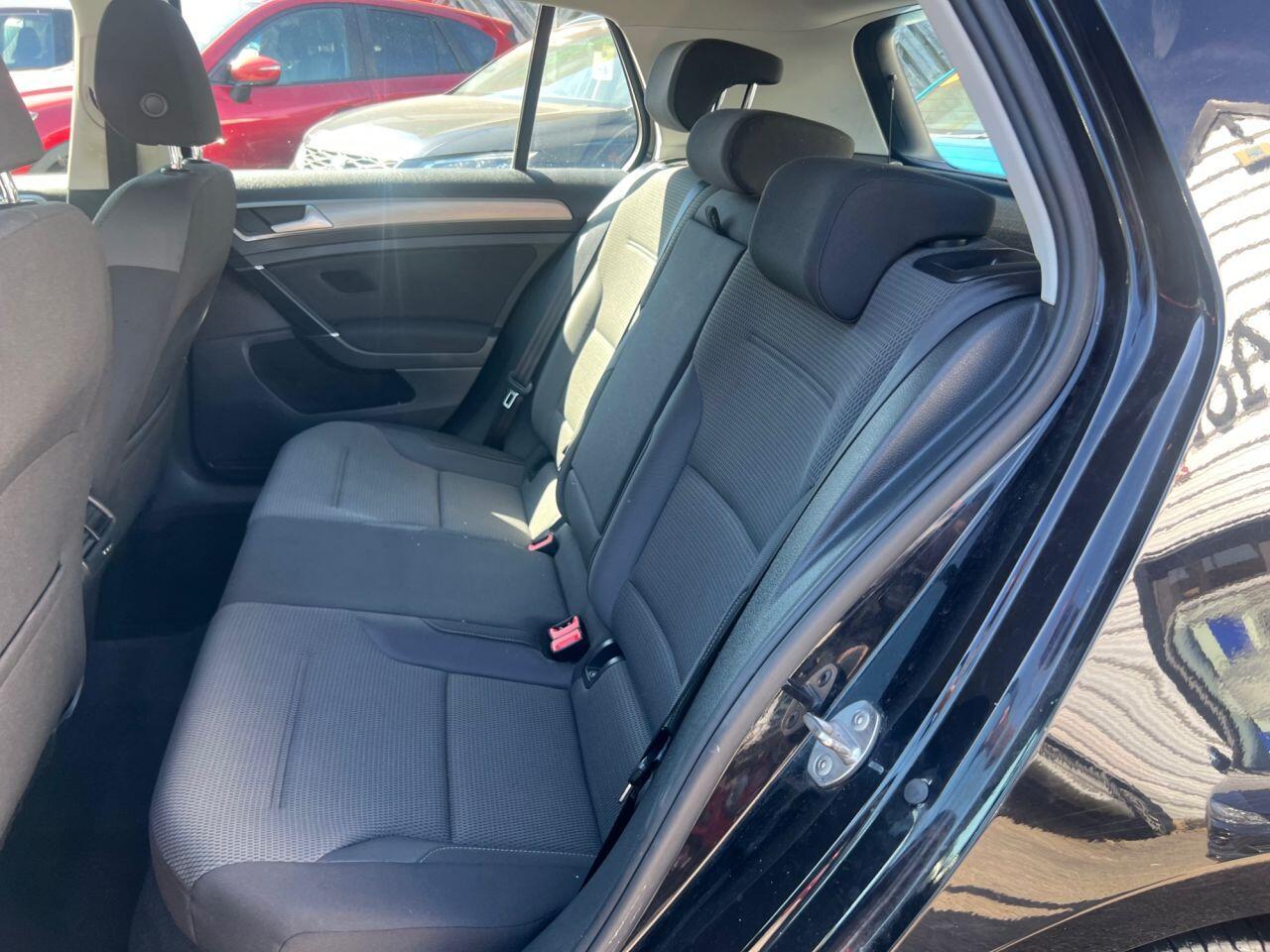 Volkswagen Golf - Image 31