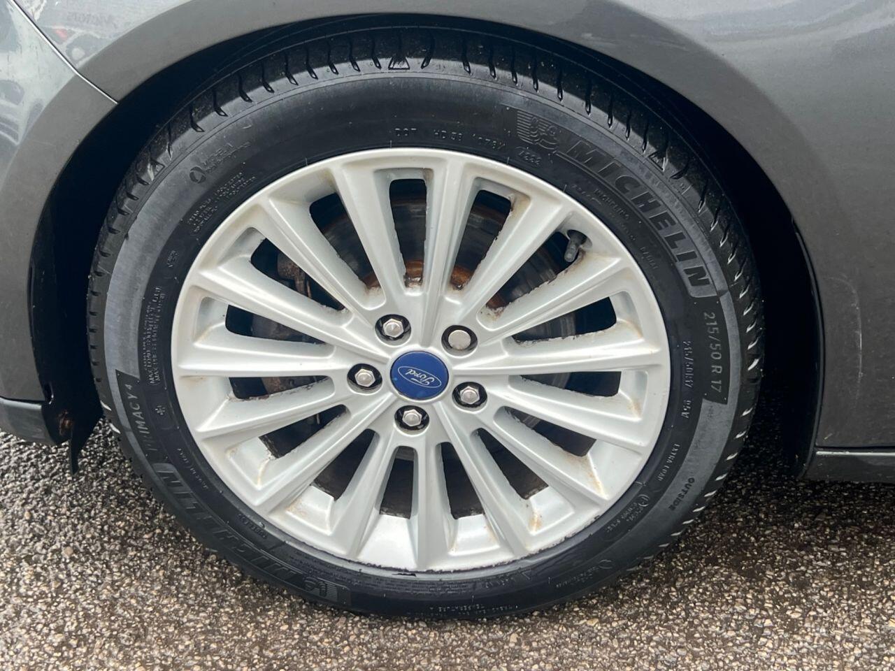 Ford Focus - Image 32