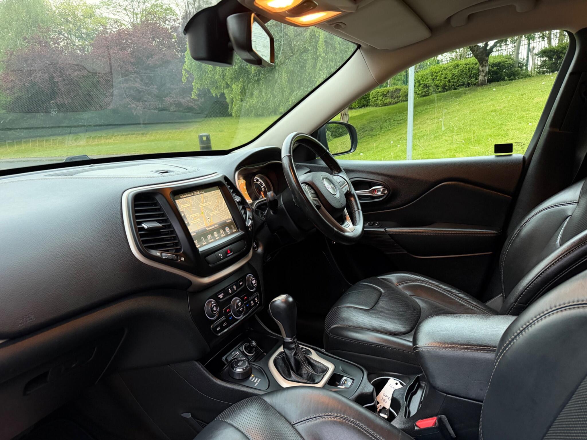 Jeep Cherokee - Image 38