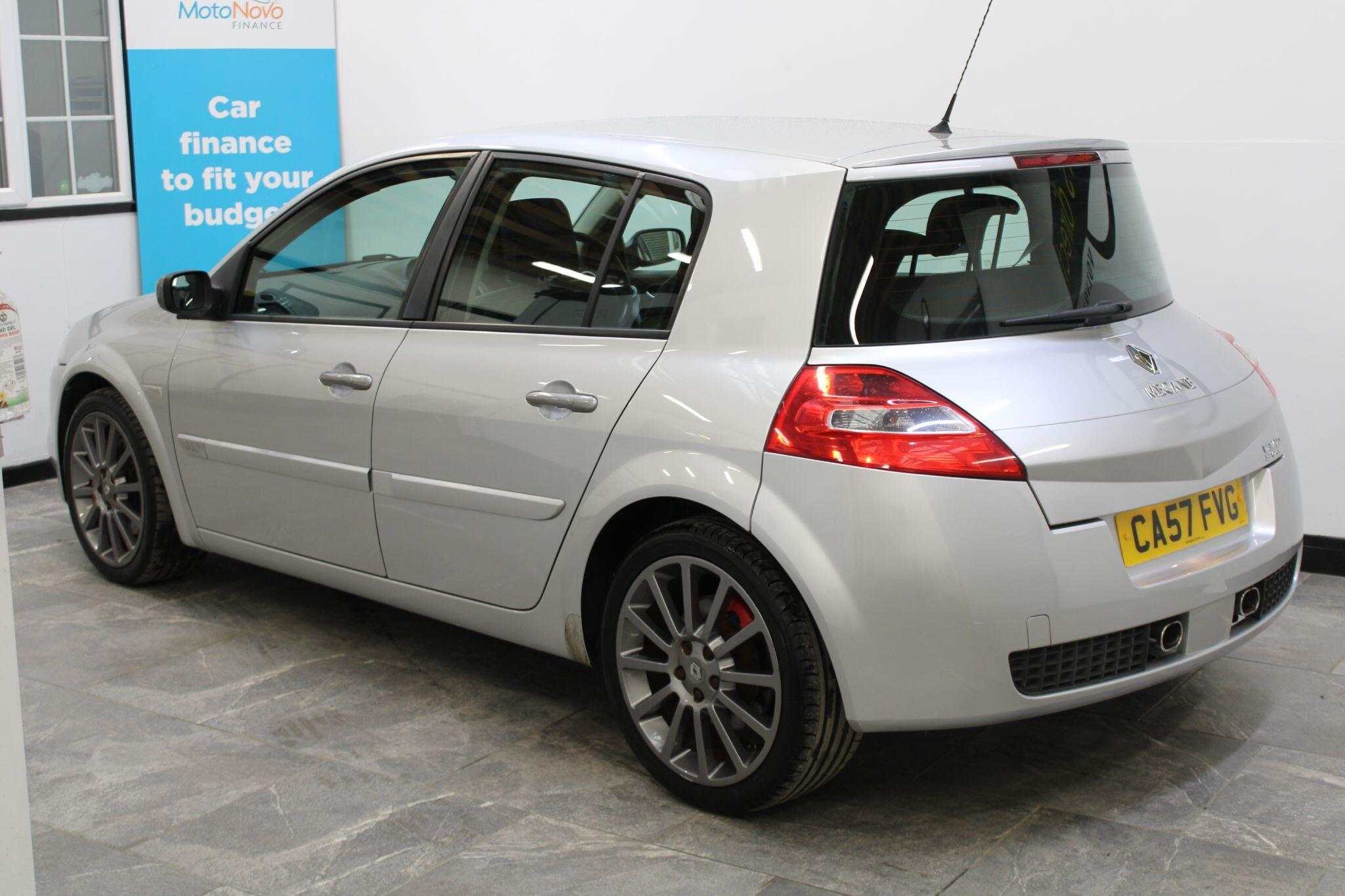 Renault Megane - Image 14