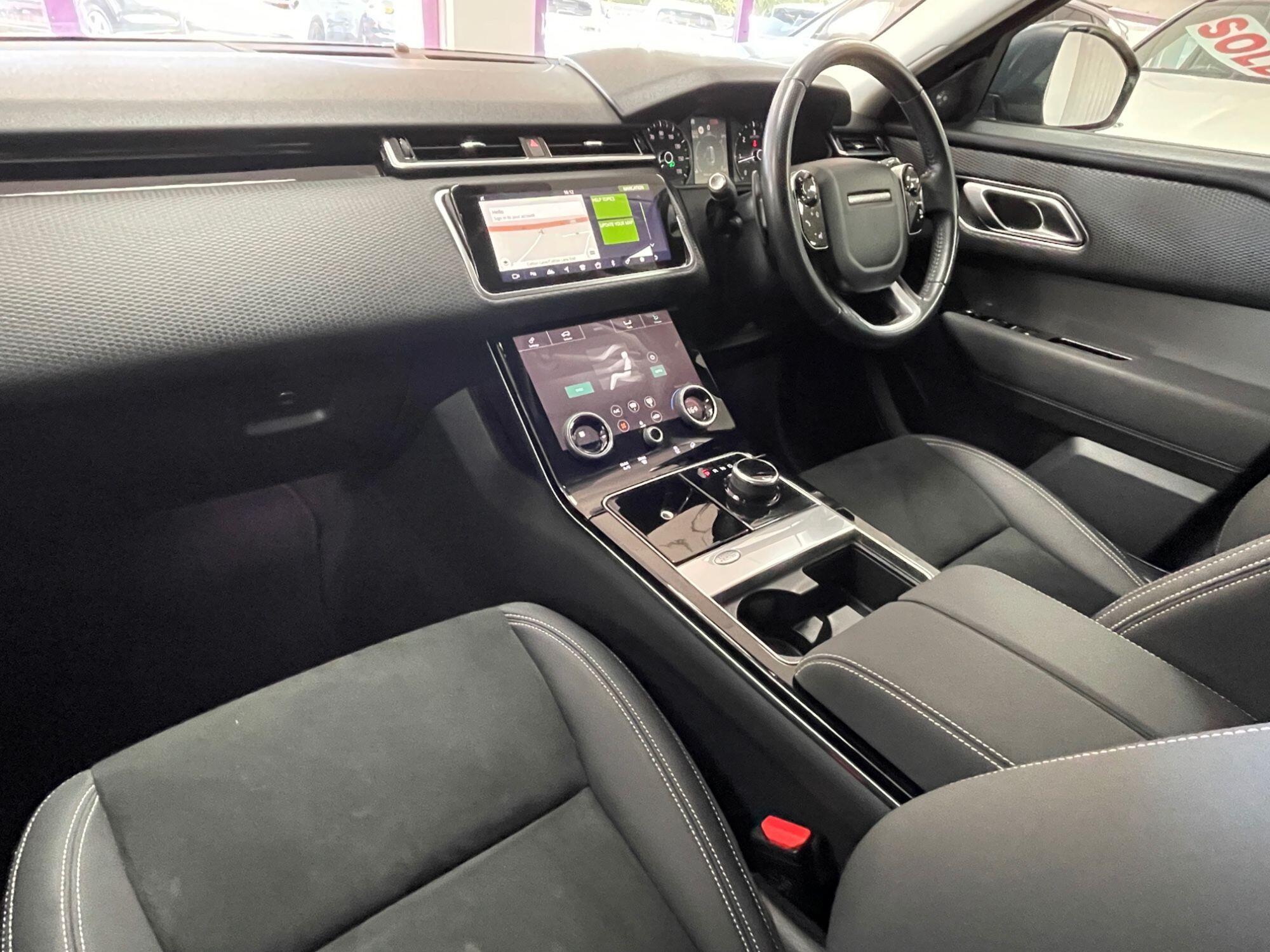 Land Rover Range Rover Velar - Image 30